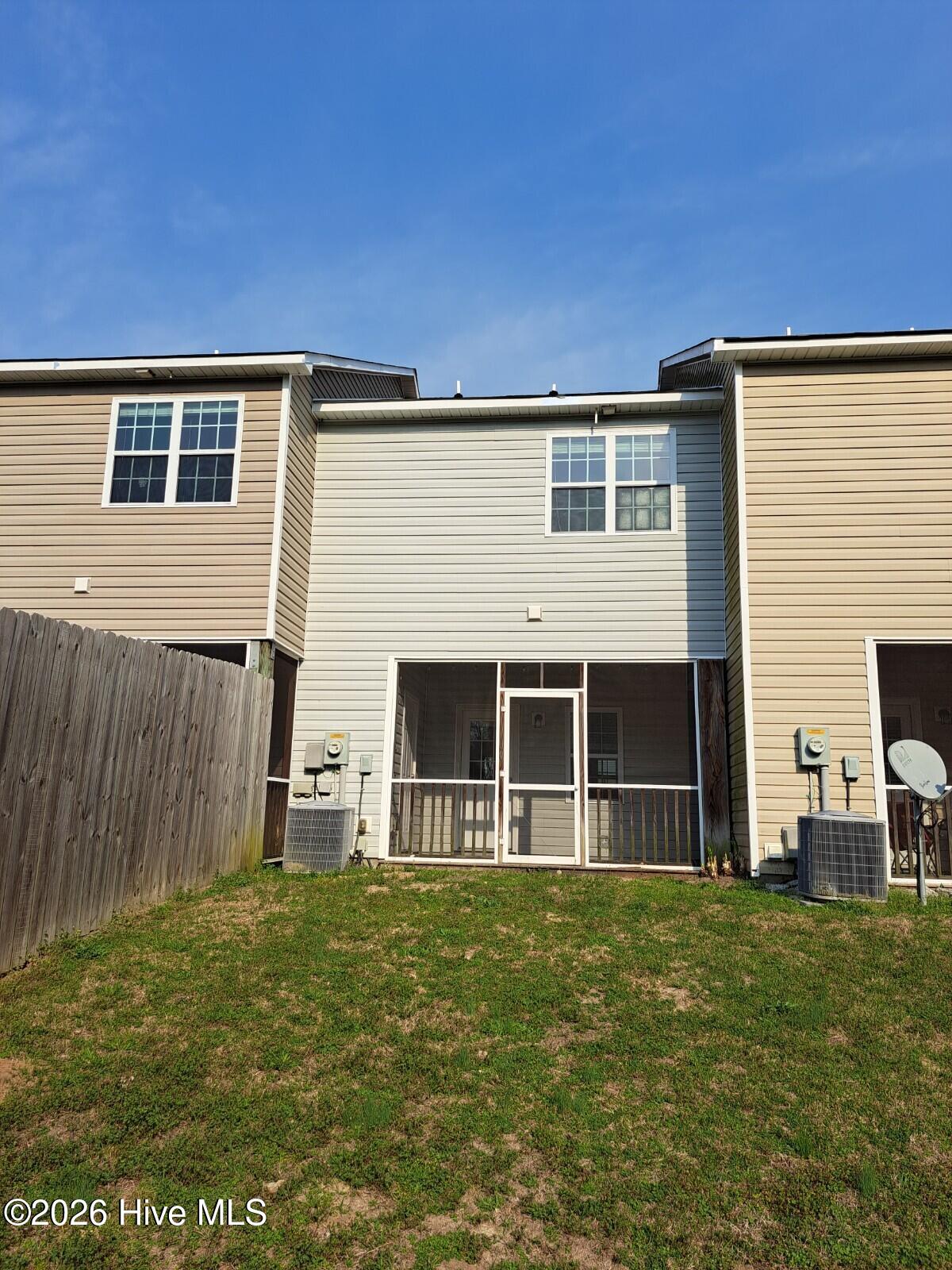 100555194 | Photo 17