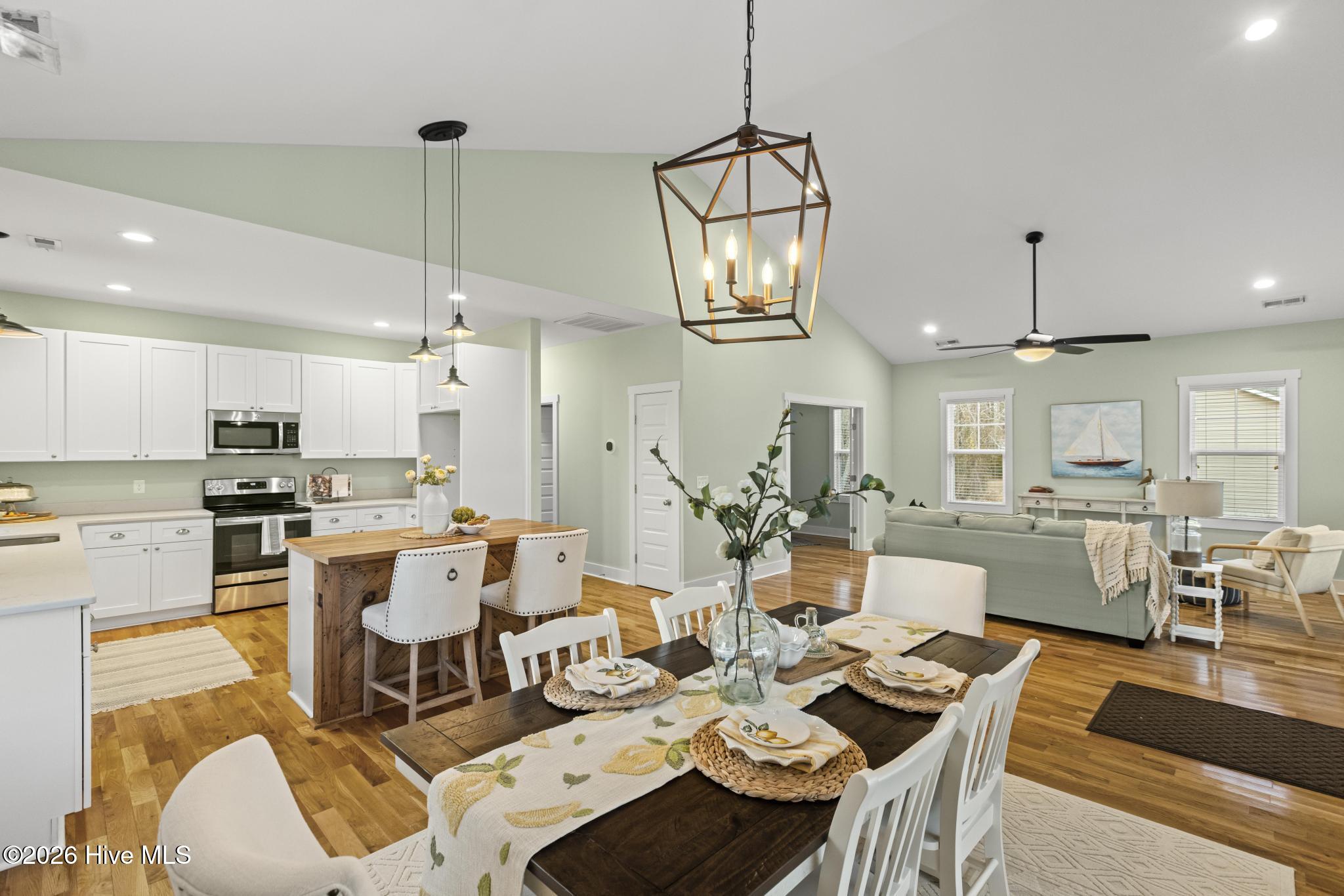 100552485 | Photo 13