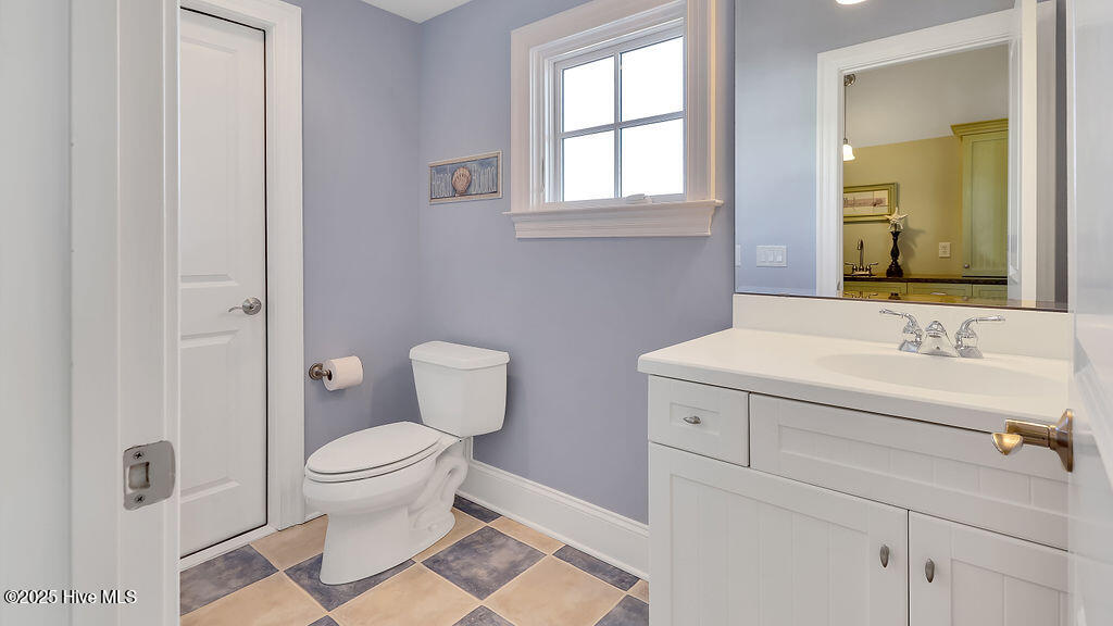 100538863 | Photo 36