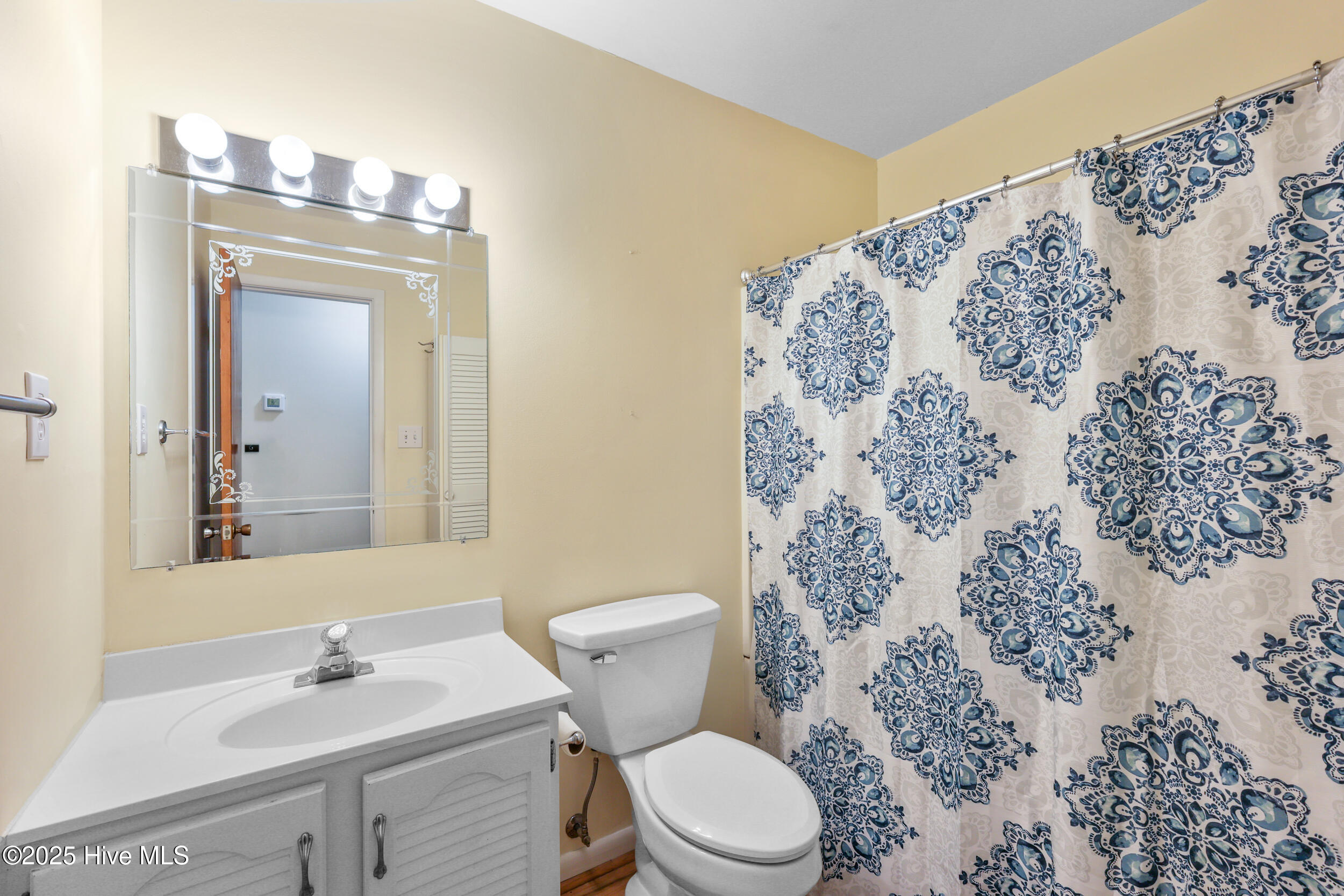 100533068 | Photo 18