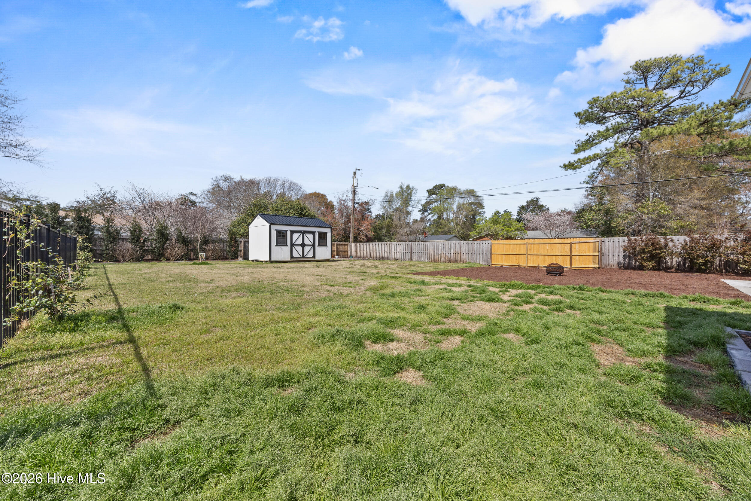 100561764 | Photo 38