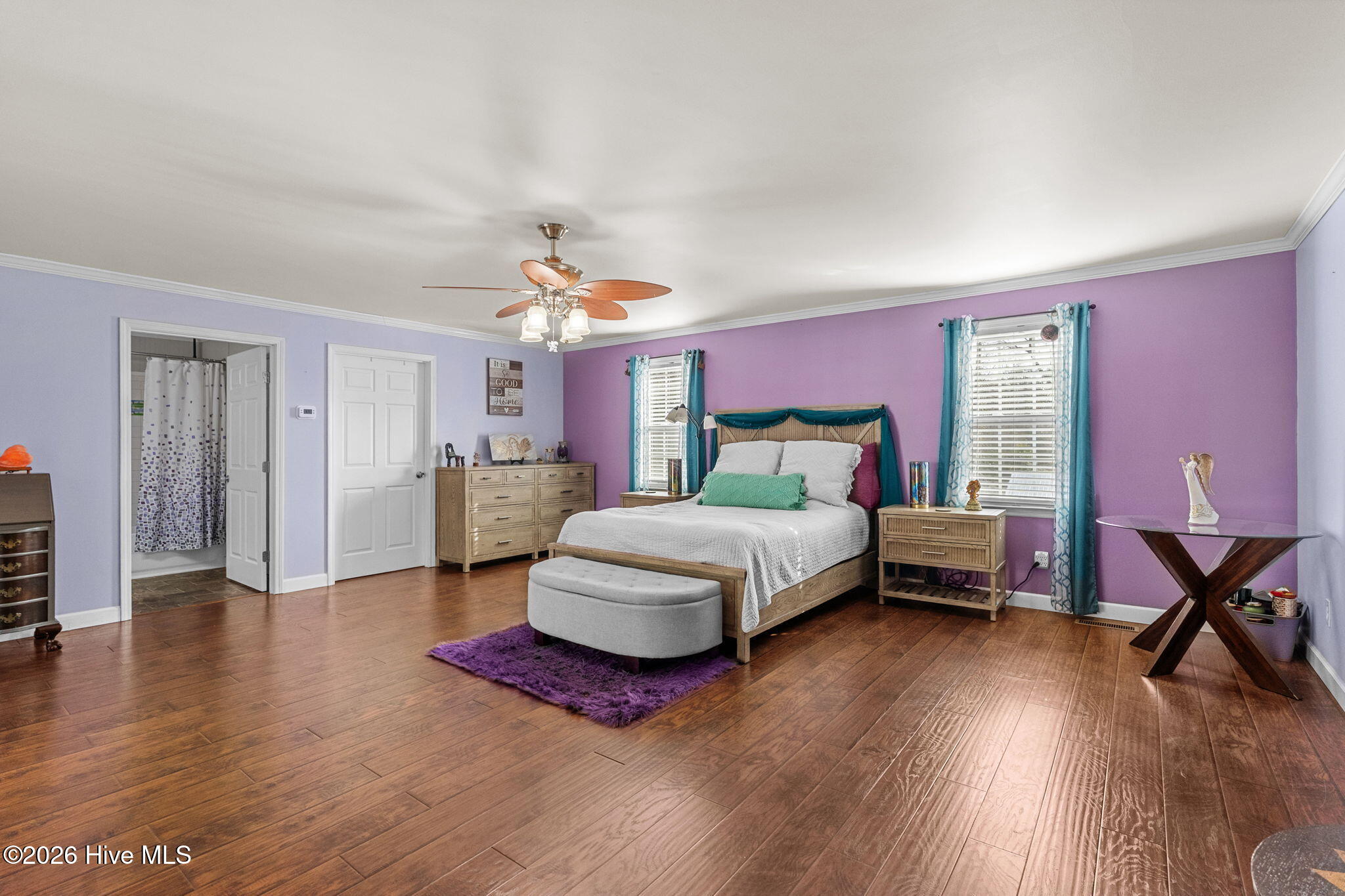 100548359 | Photo 20