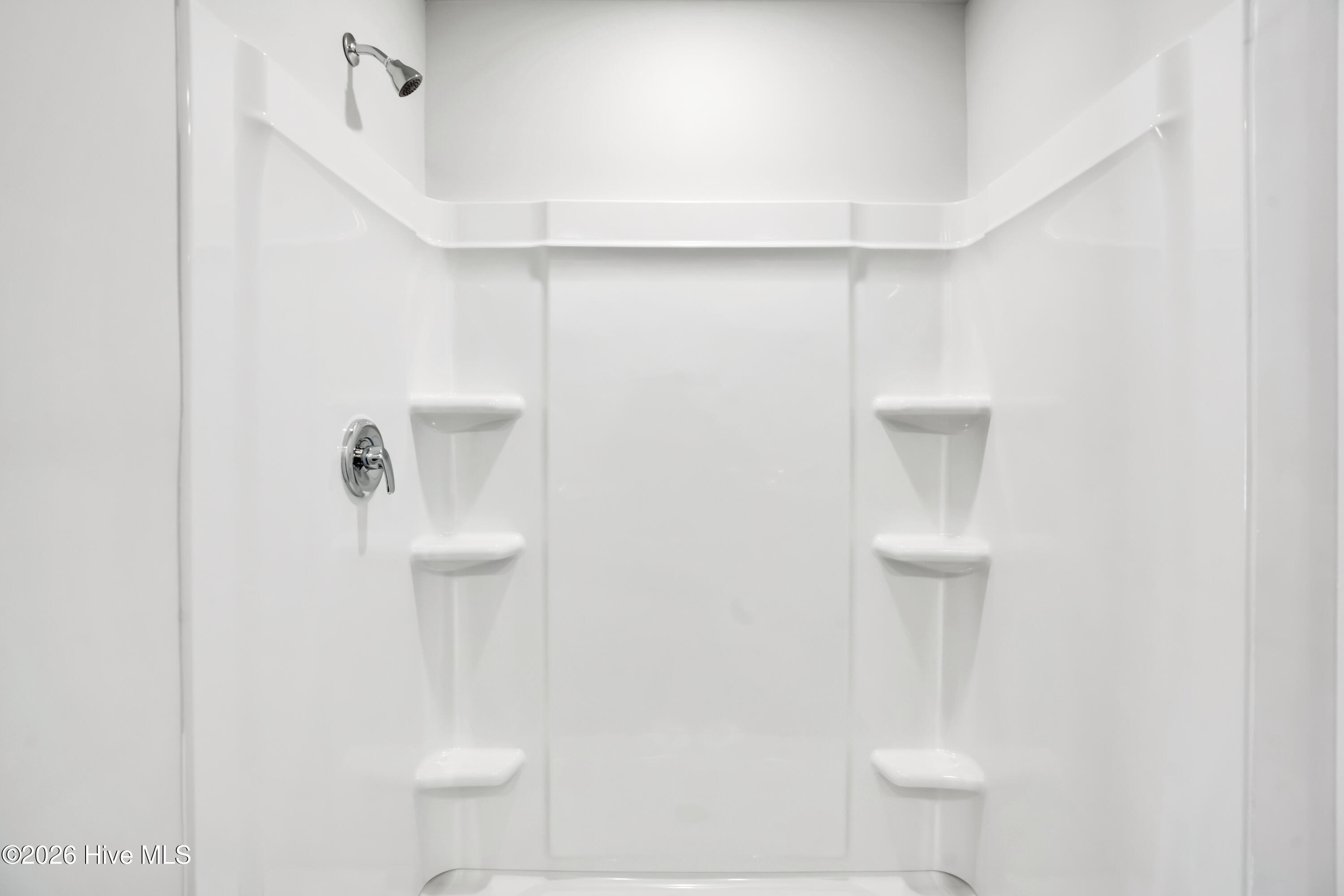 100533680 | Photo 26