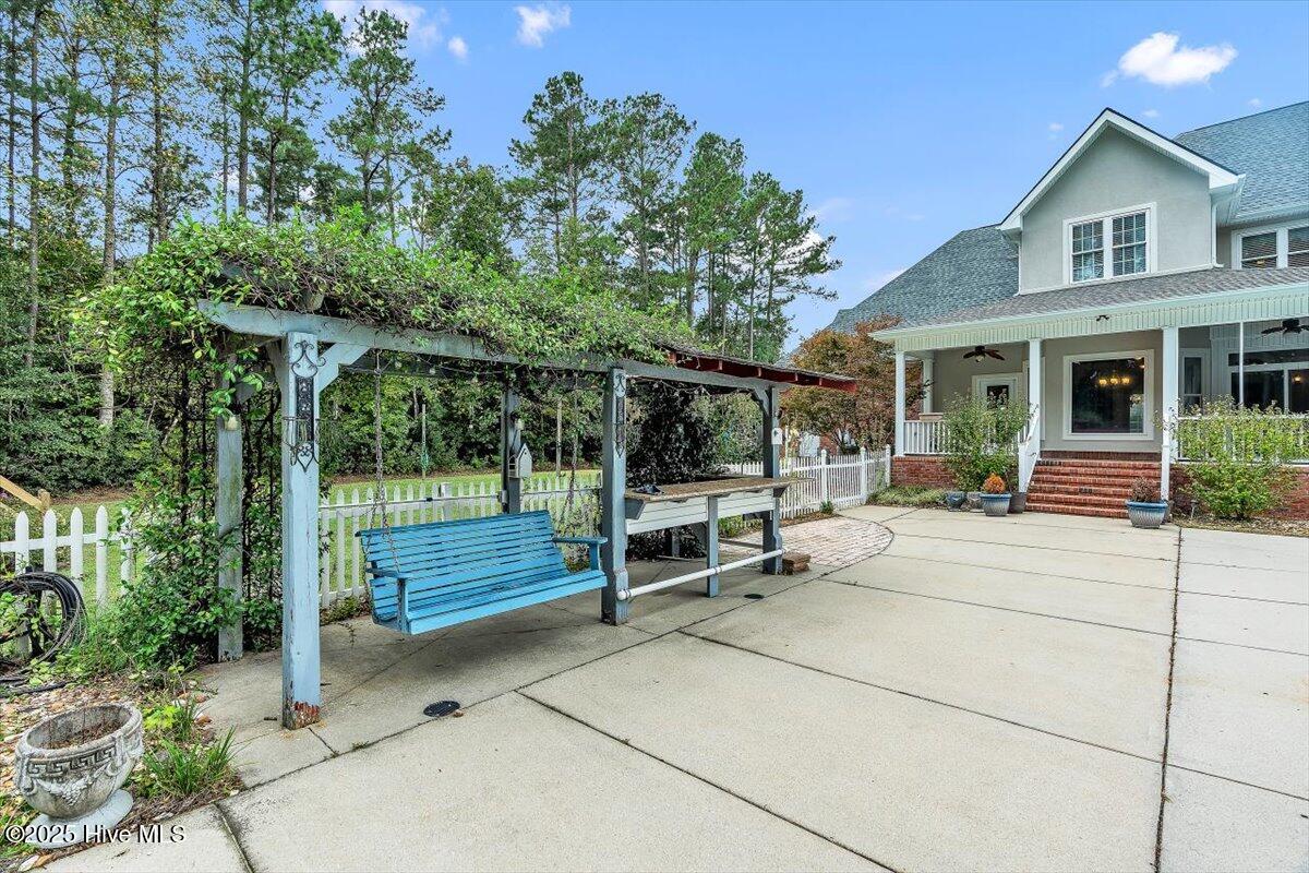 100534566 | Photo 91