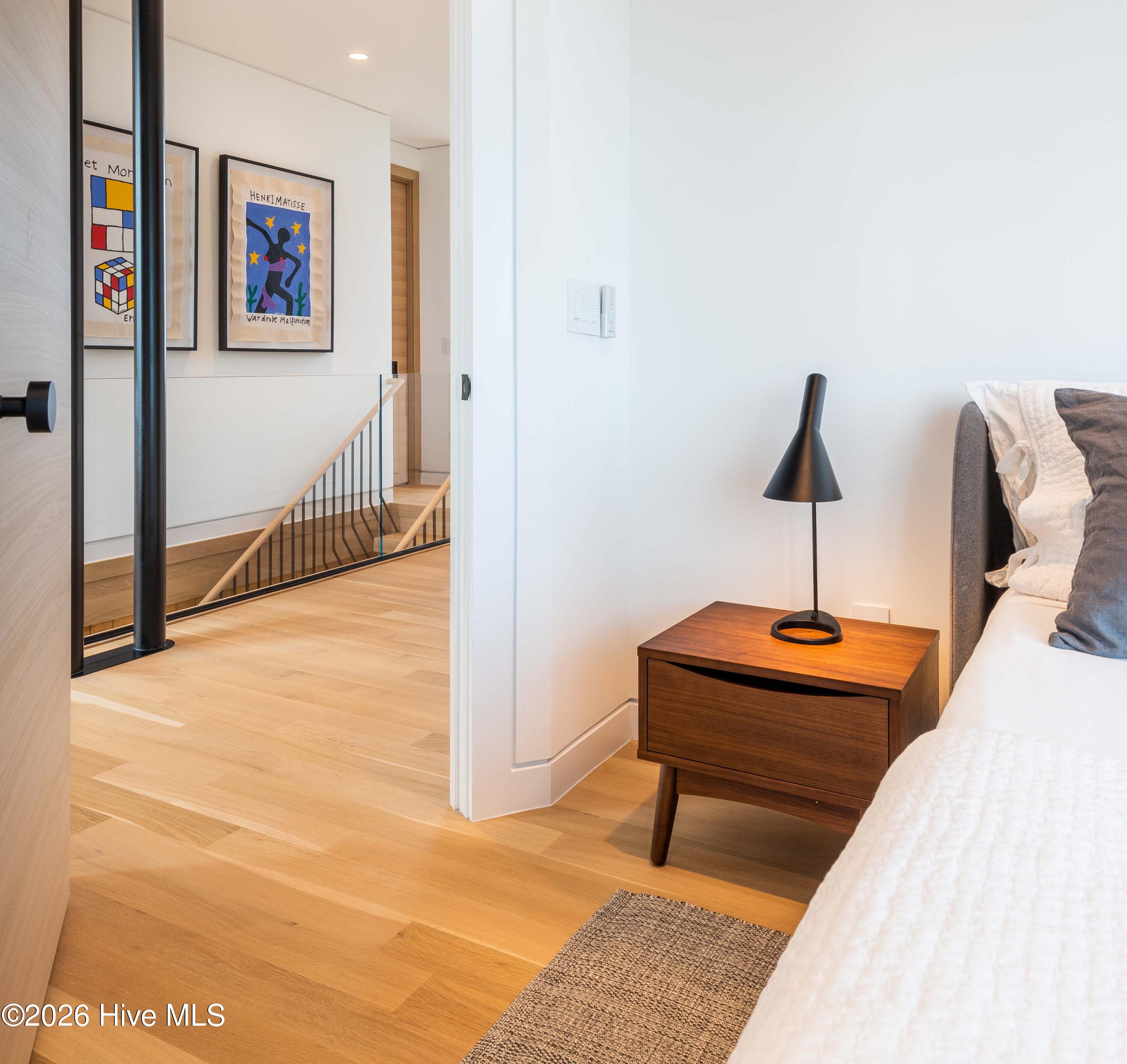 100554163 | Photo 32