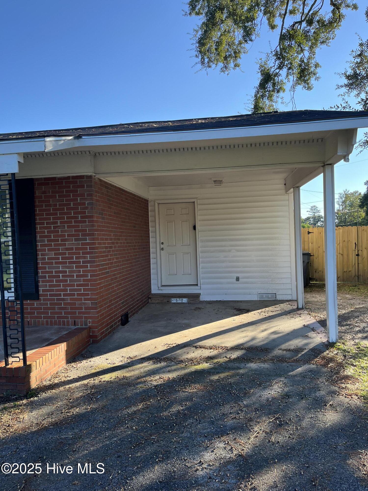 100536383 | Photo 25