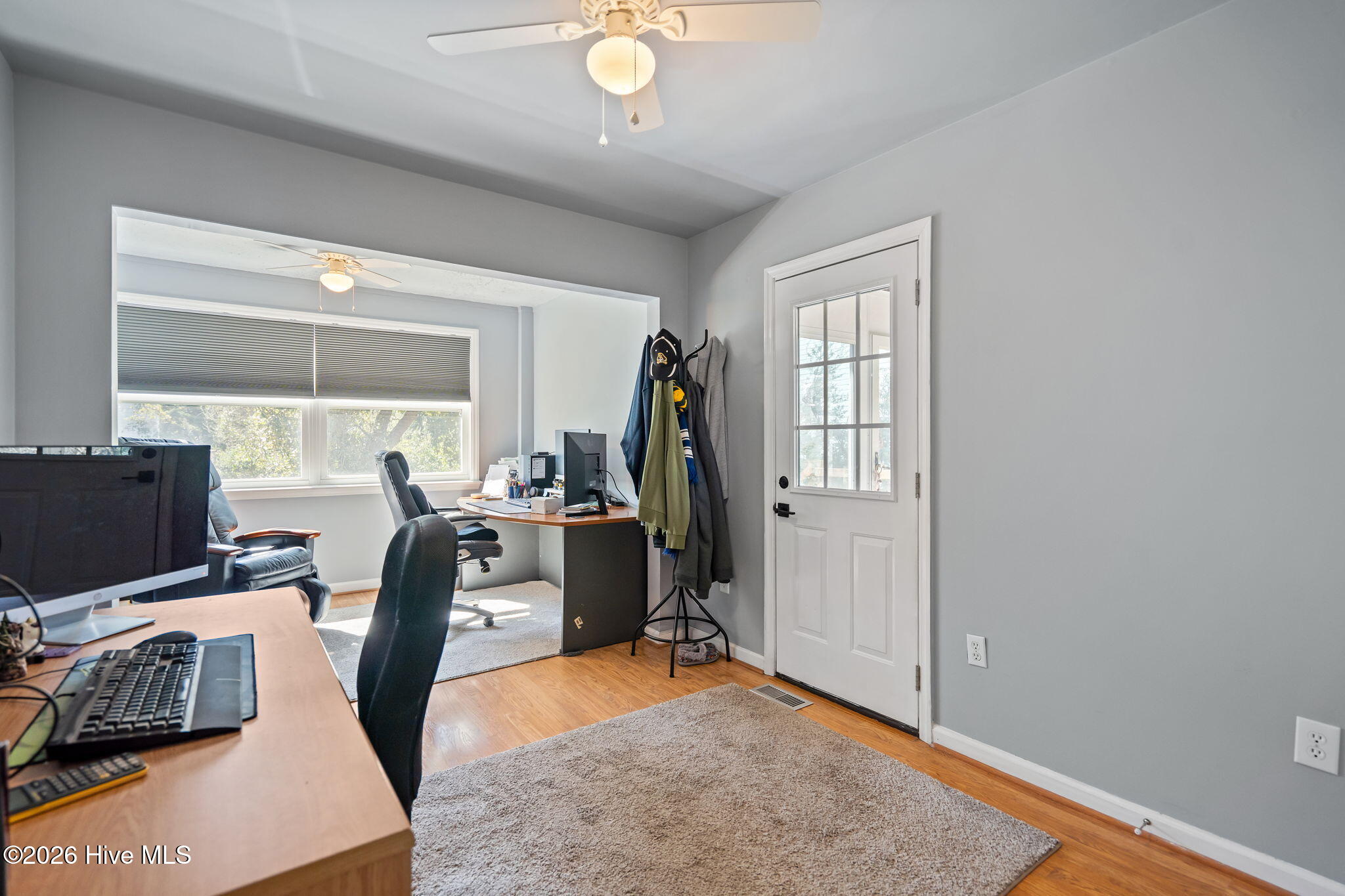 100561498 | Photo 31