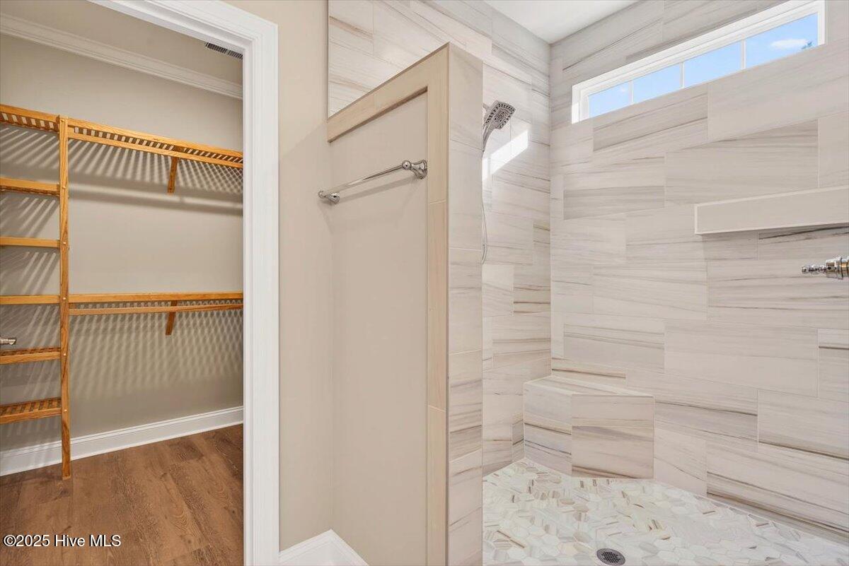 100546300 | Photo 31