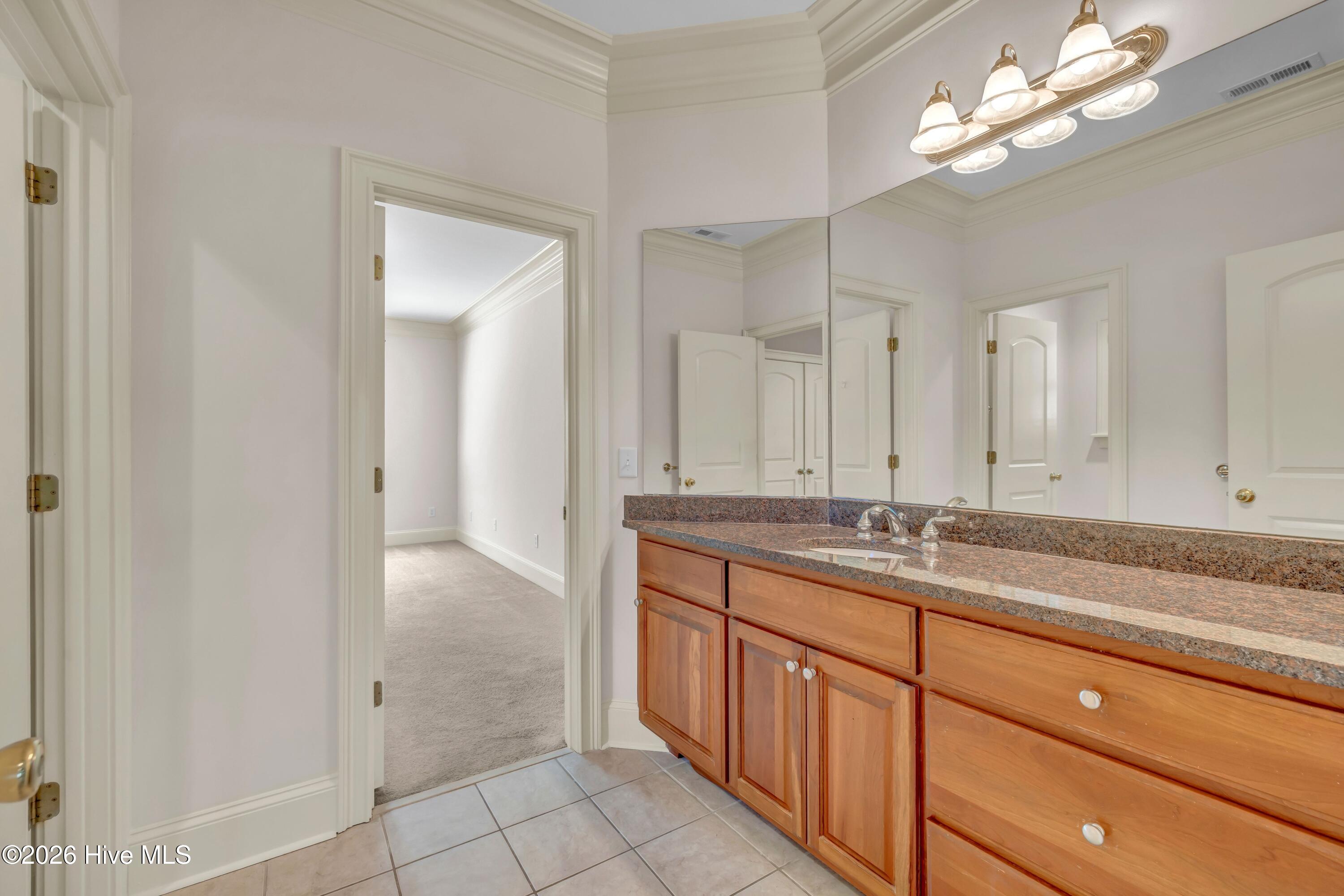 100556623 | Photo 43