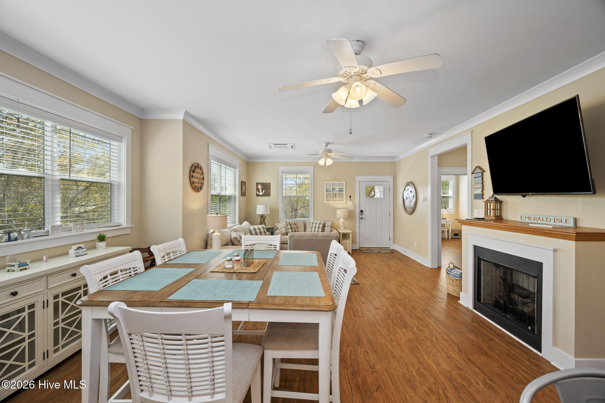 100565691 | Photo 11