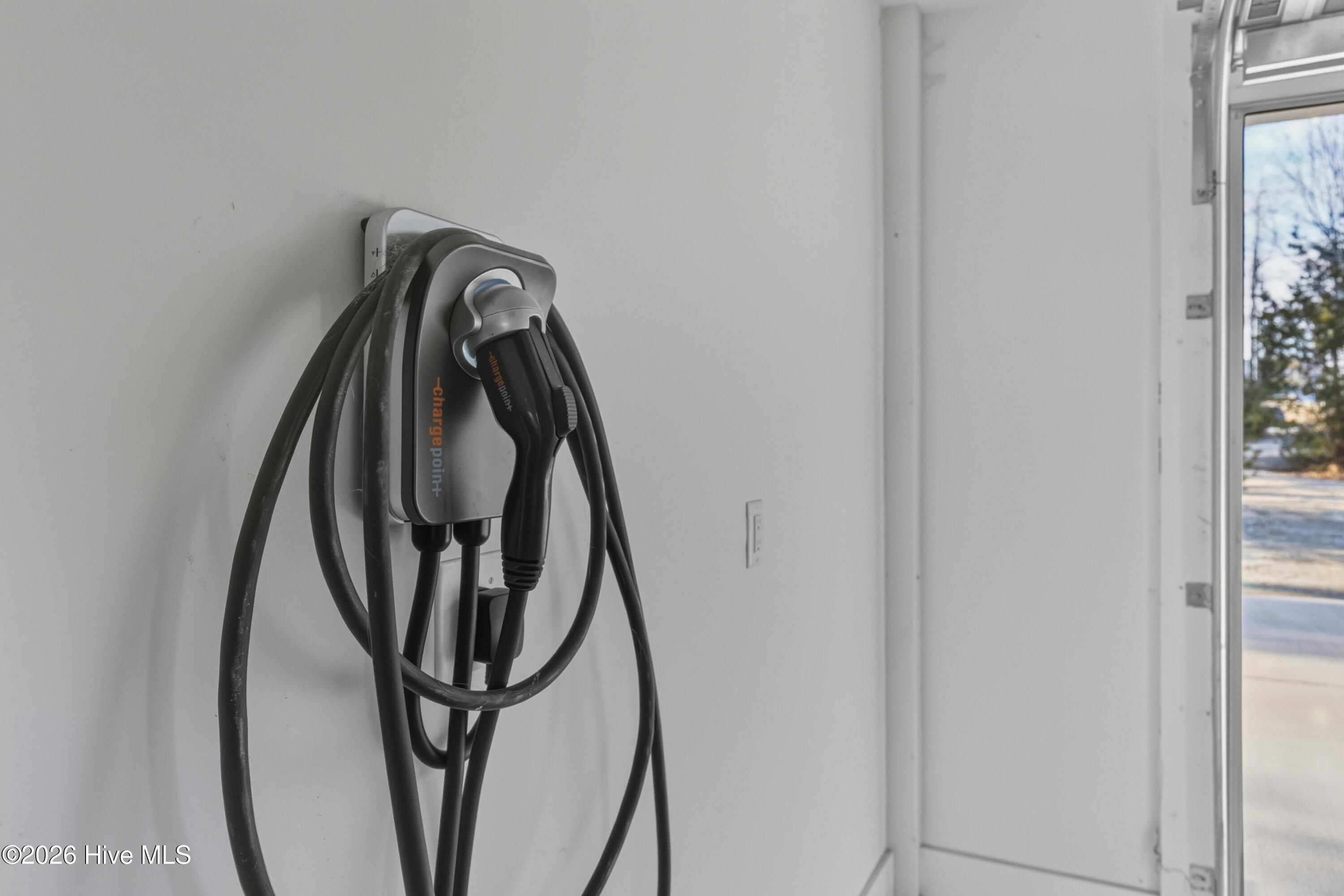 100554260 | Photo 63