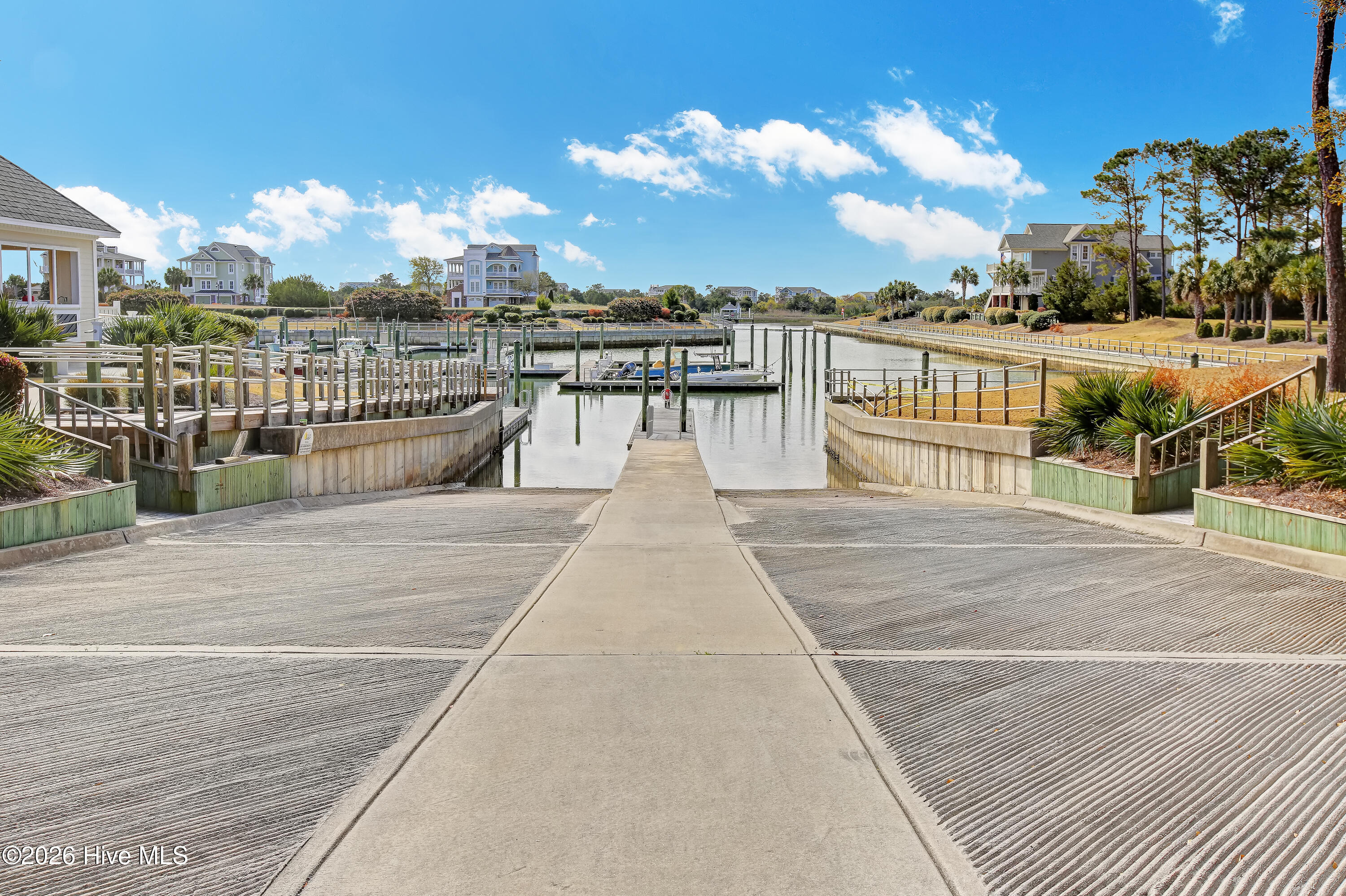 100549947 | Photo 101