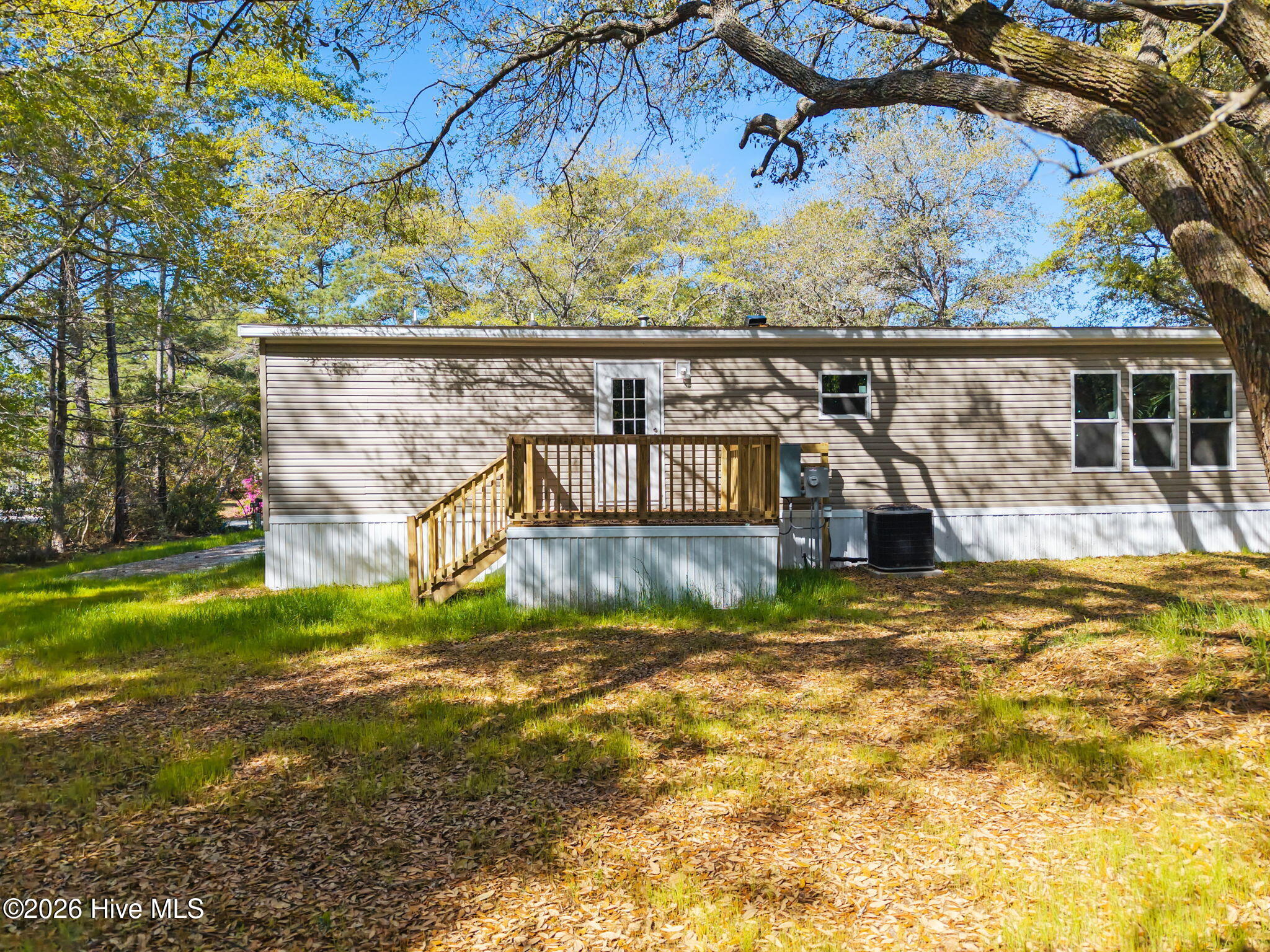 100569950 | Photo 32