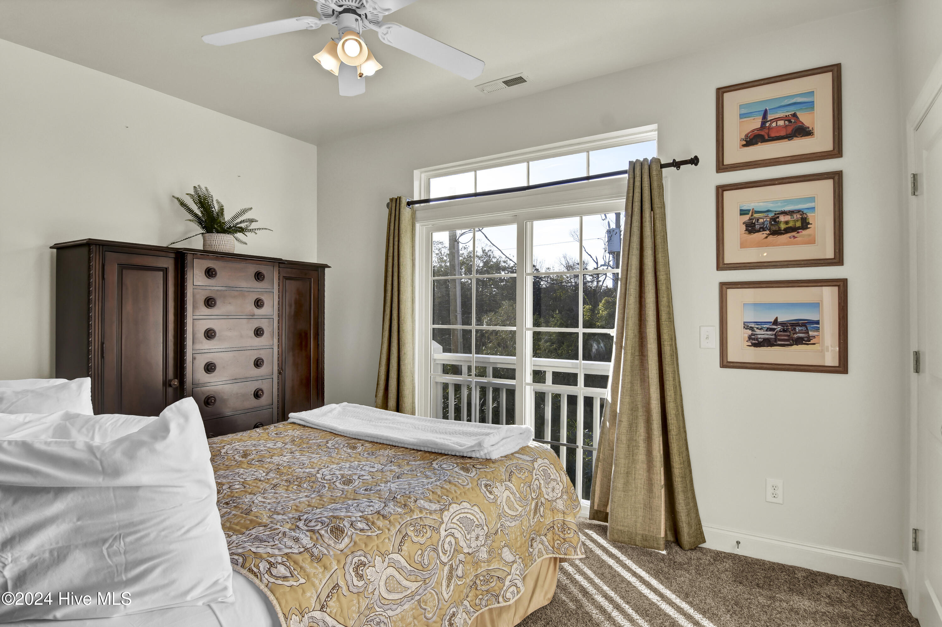 100475790 | Photo 17