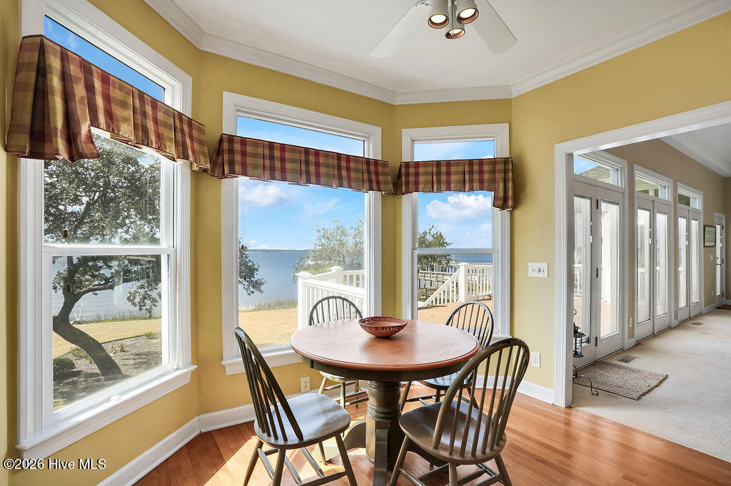 100563710 | Photo 22