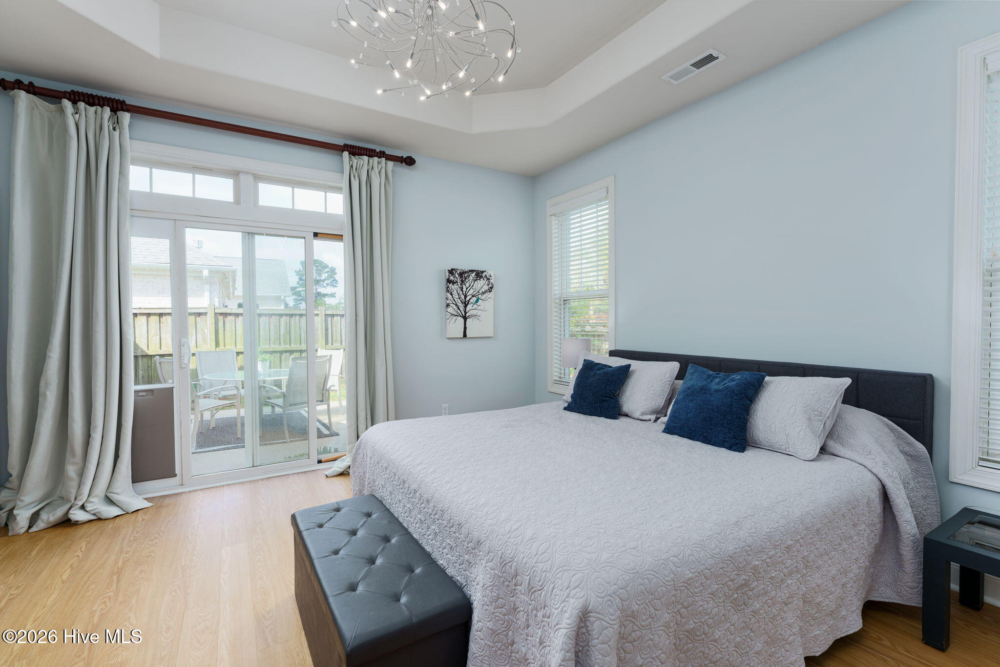 100564591 | Photo 15