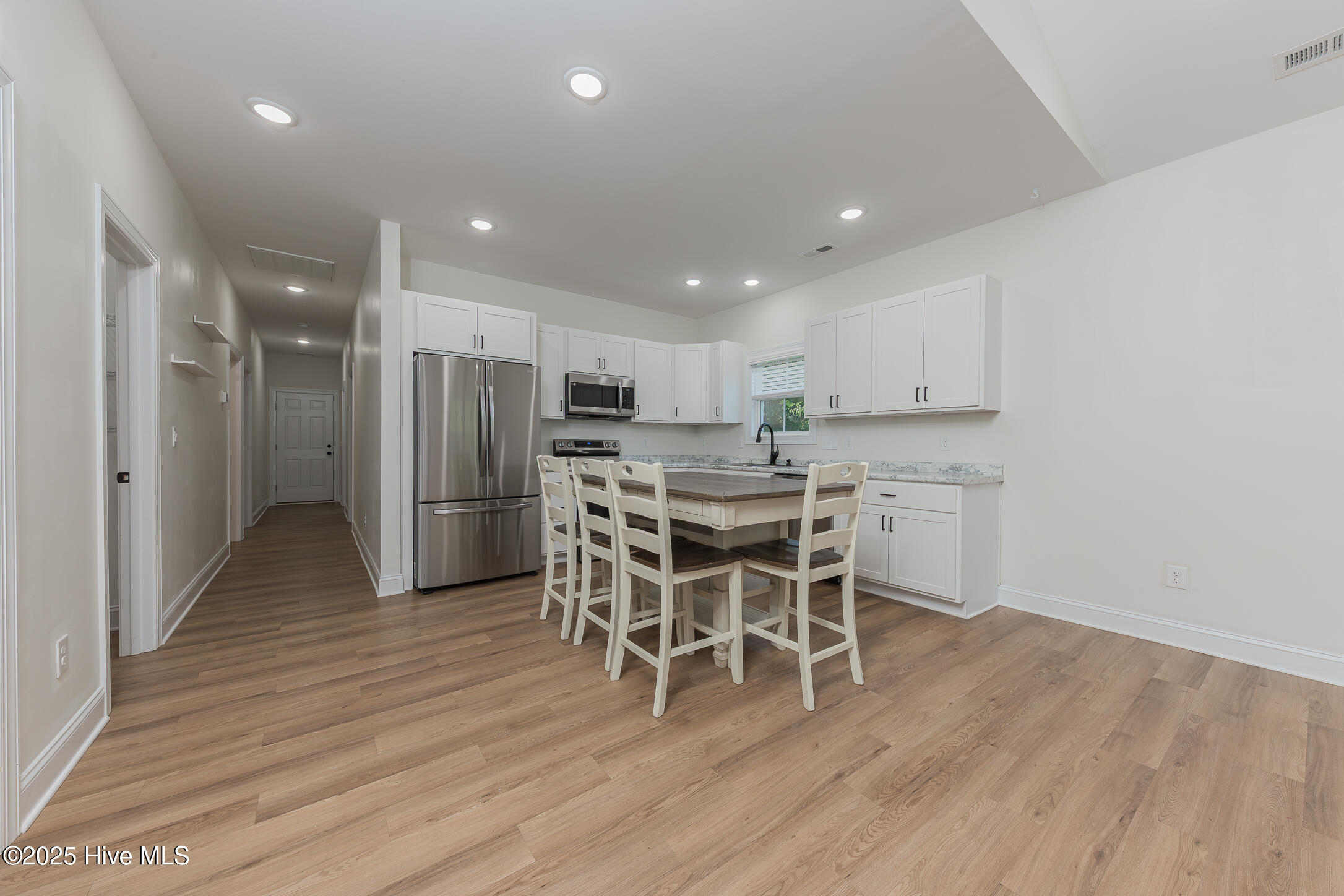 111 Hampton Court, Jacksonville, NC 28546 Listing Photo  9