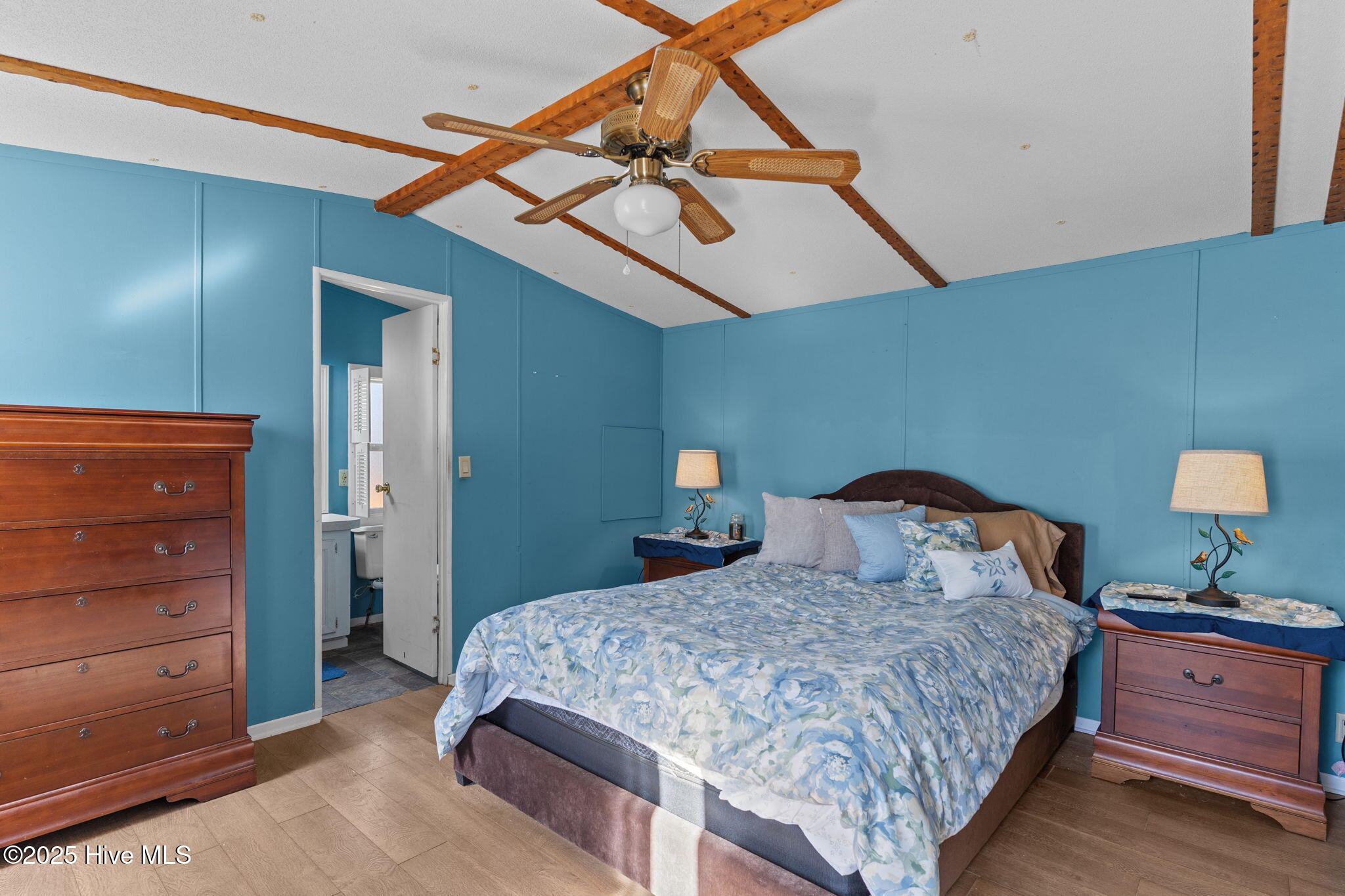 100539780 | Photo 20