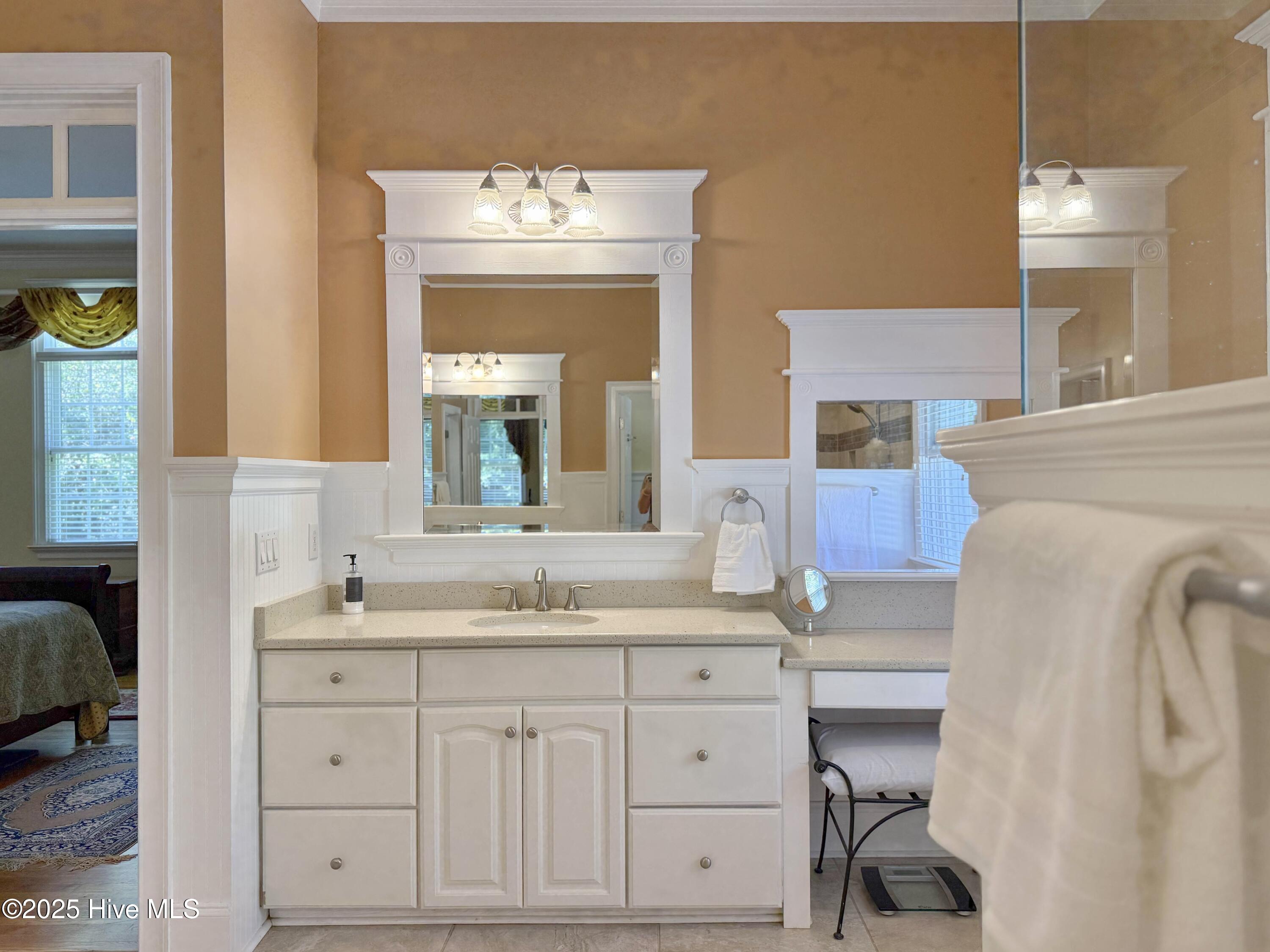 100561292 | Photo 53