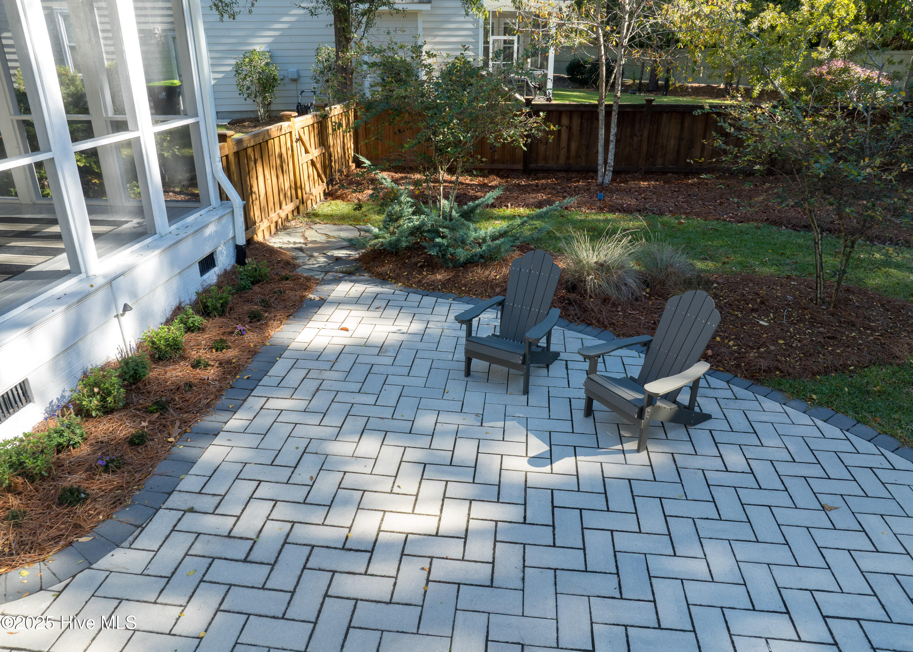 100547922 | Photo 50