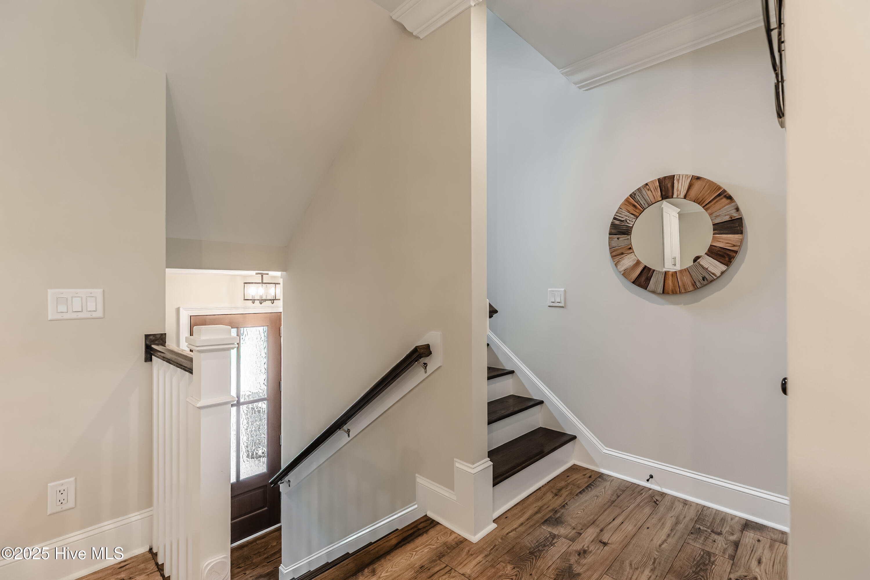 100523933 | Photo 26