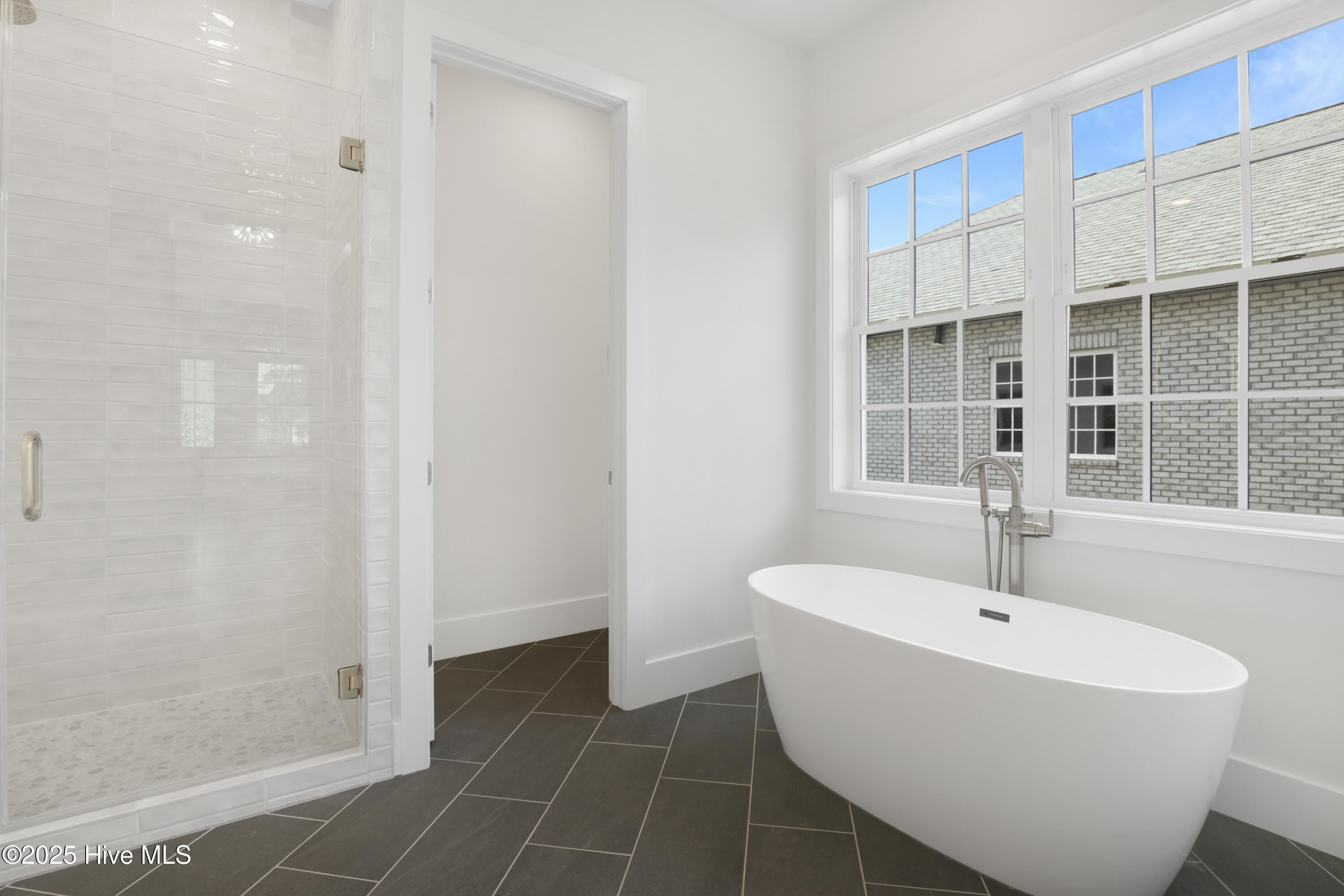 100556195 | Photo 17