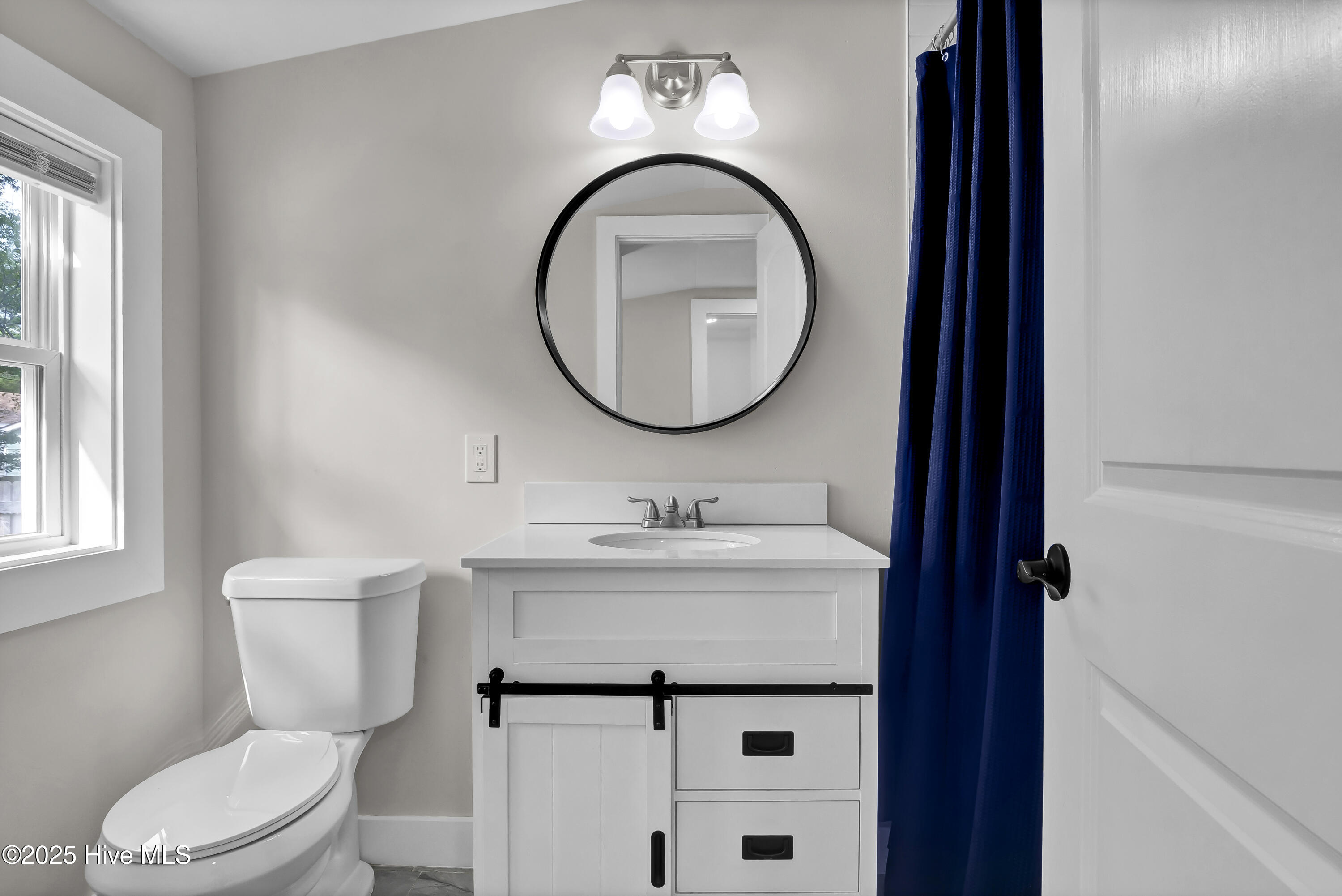 100556721 | Photo 14