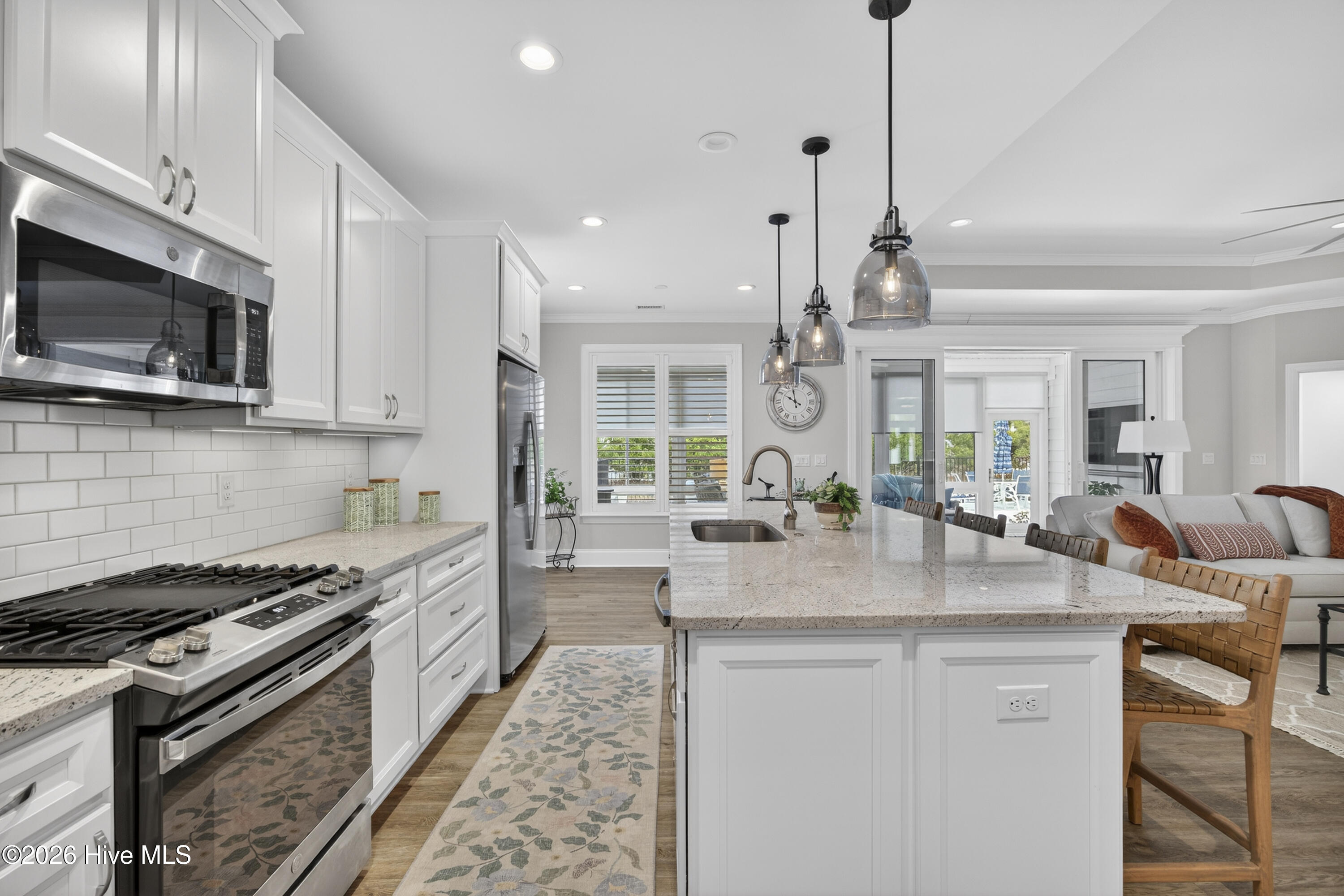 100551678 | Photo 28