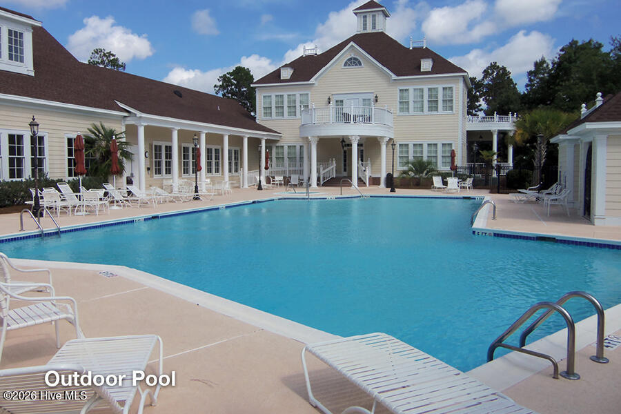 100570366 | Photo 15