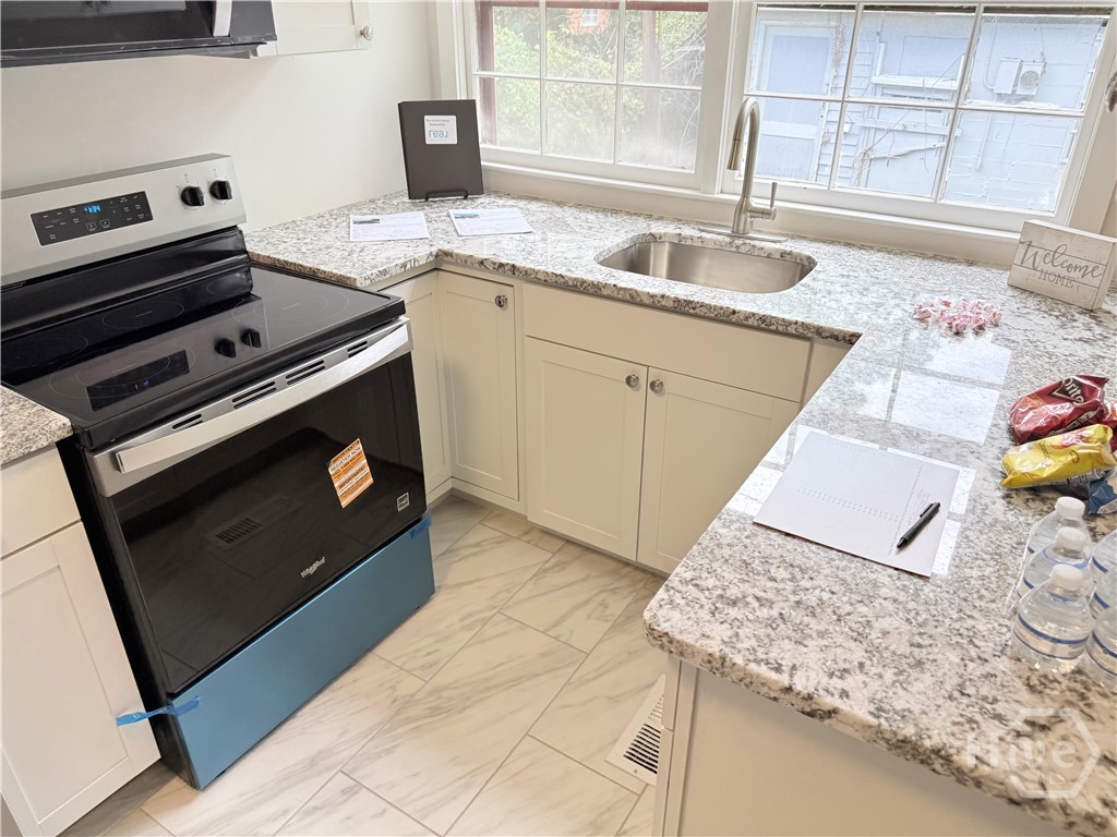 737 E 37th Street, Savannah, GA, 31401