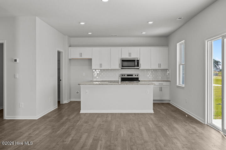 18-web-or-mls-1130 Queensland Lane_039