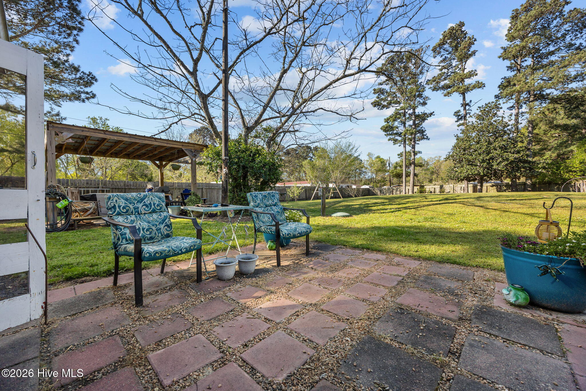 100566121 | Photo 22