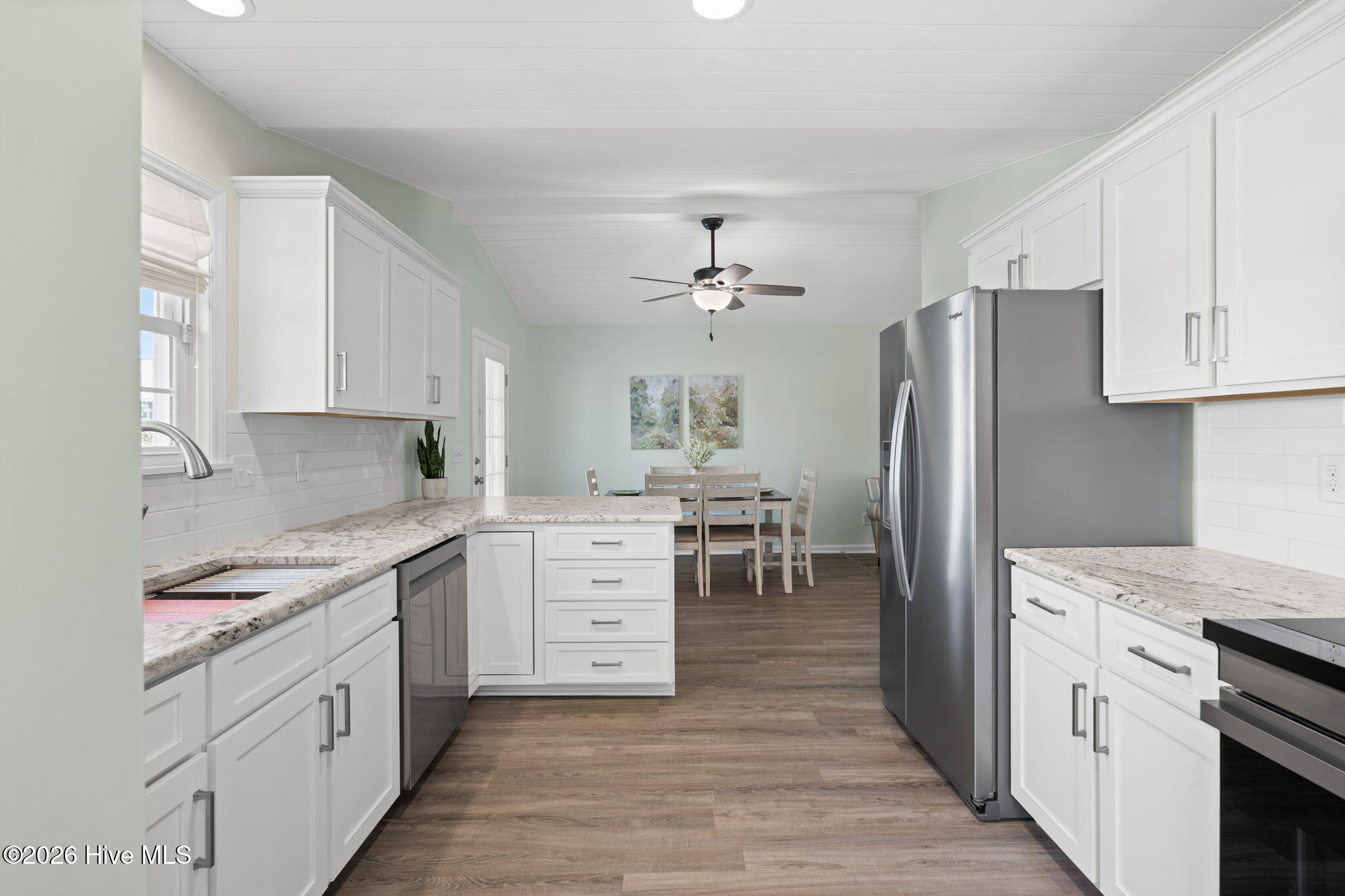 100553863 | Photo 10