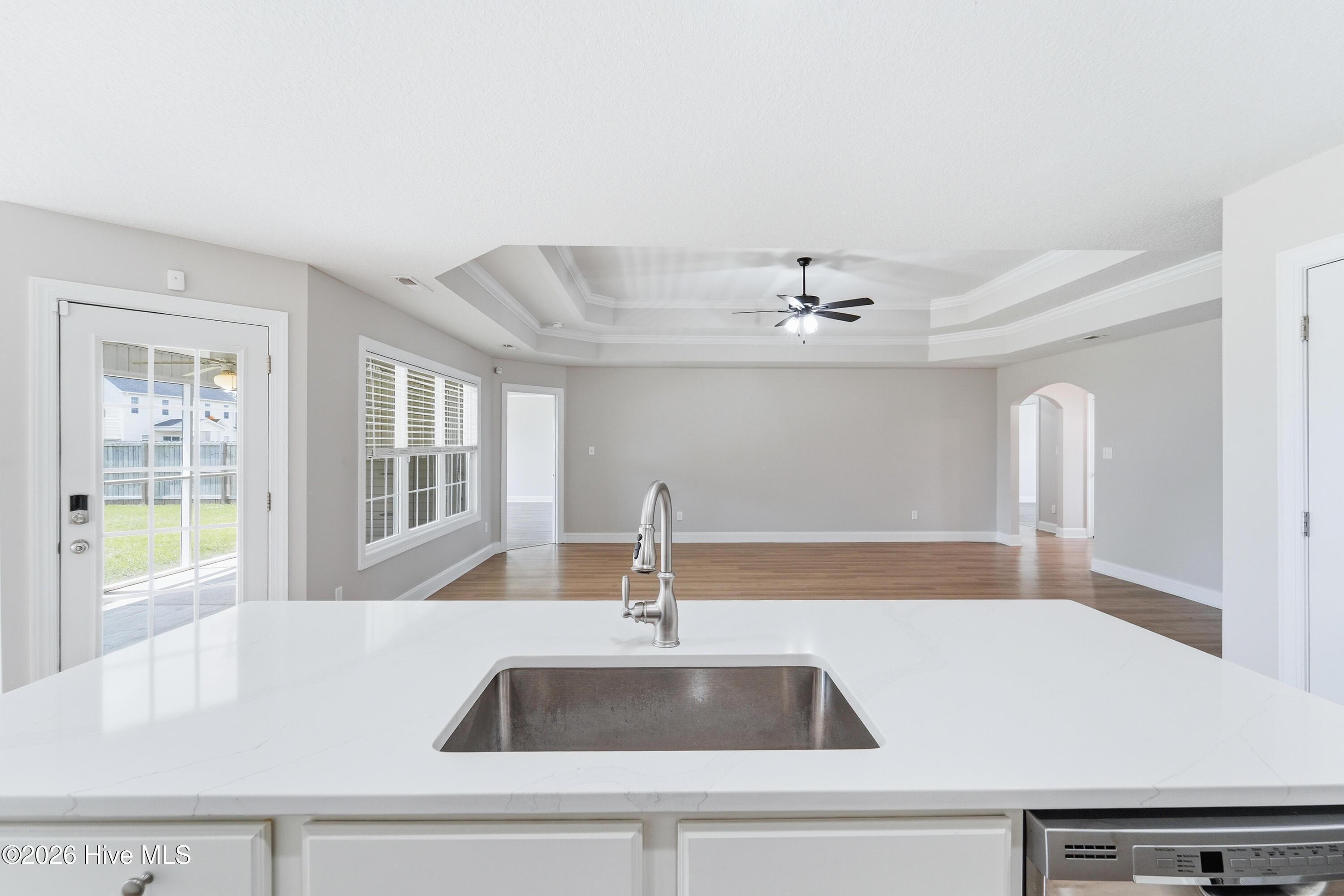 100570478 | Photo 21