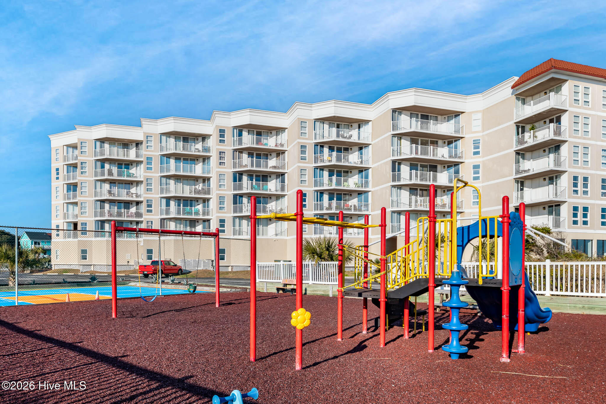 100567274 | Photo 28