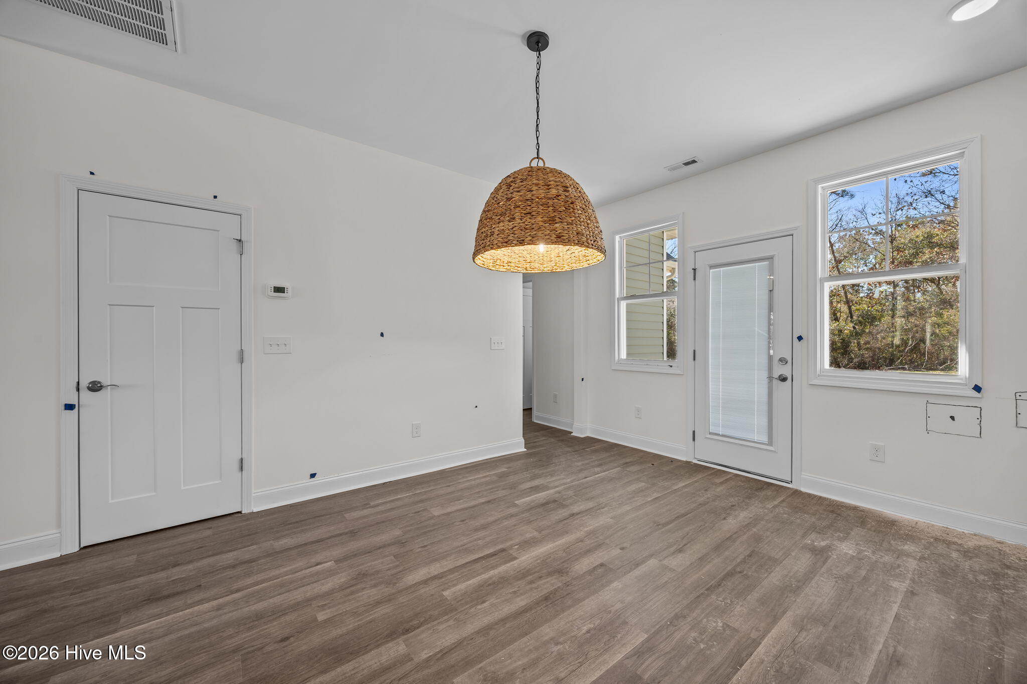 100528707 | Photo 11