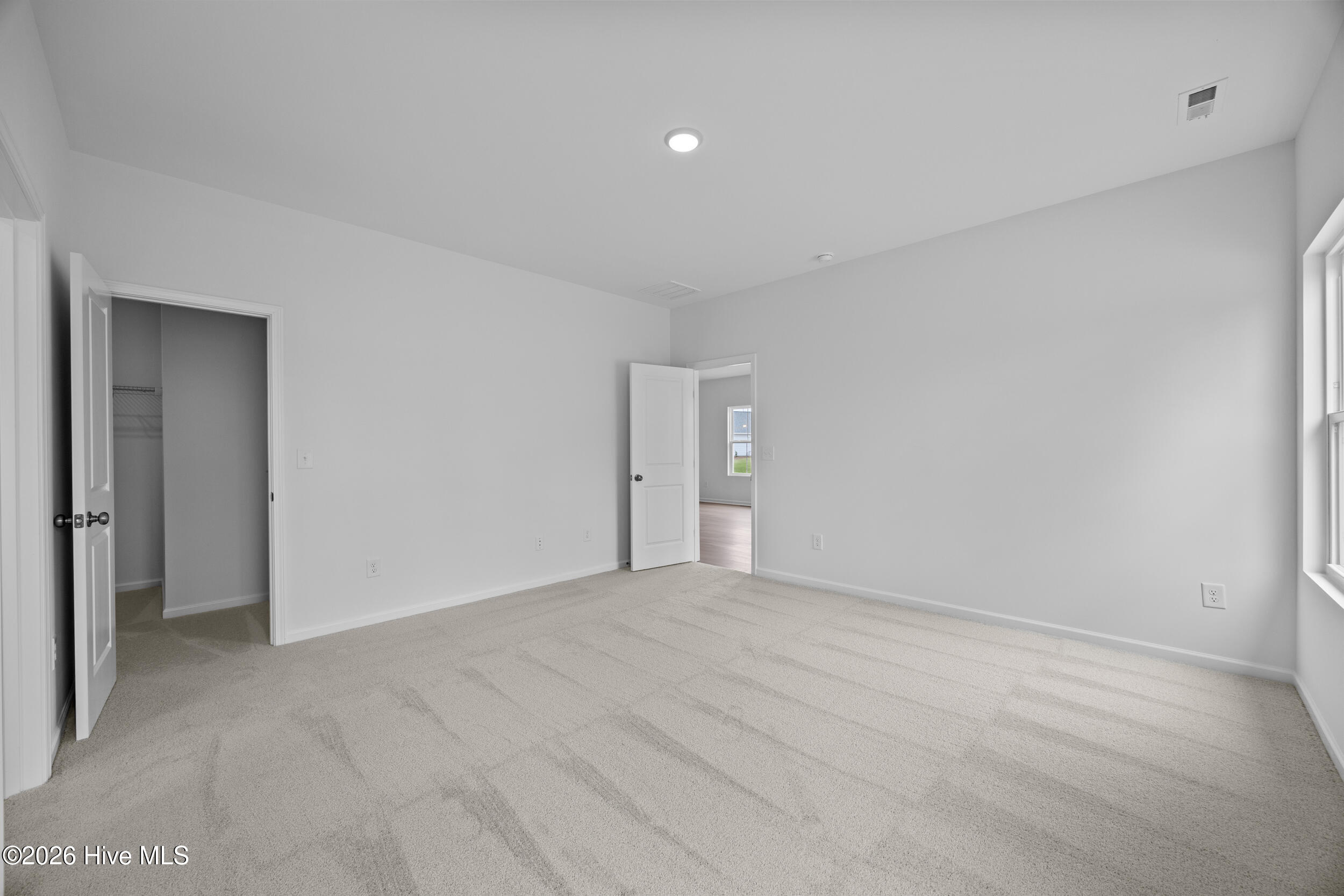 100553228 | Photo 25