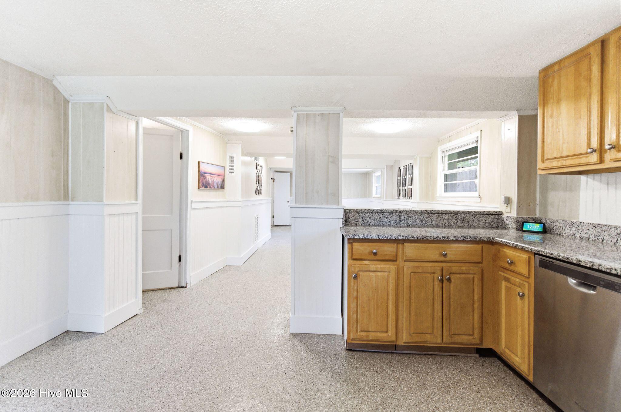 100565757 | Photo 52