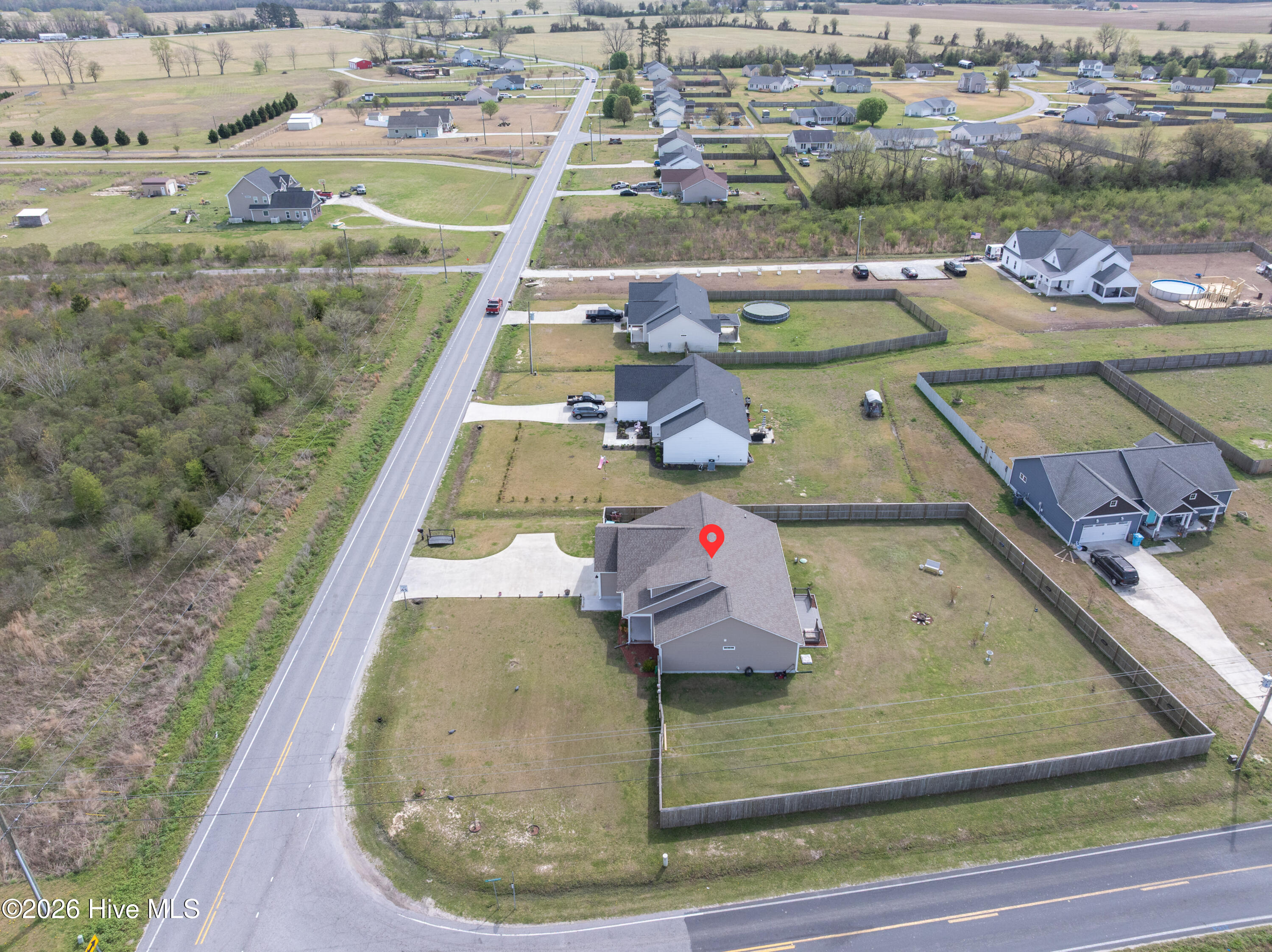 100563882 | Photo 35