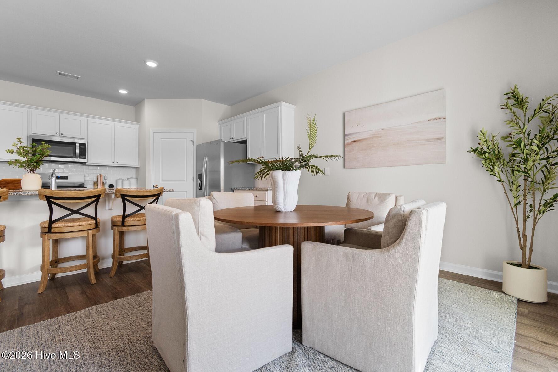 100562245 | Photo 10