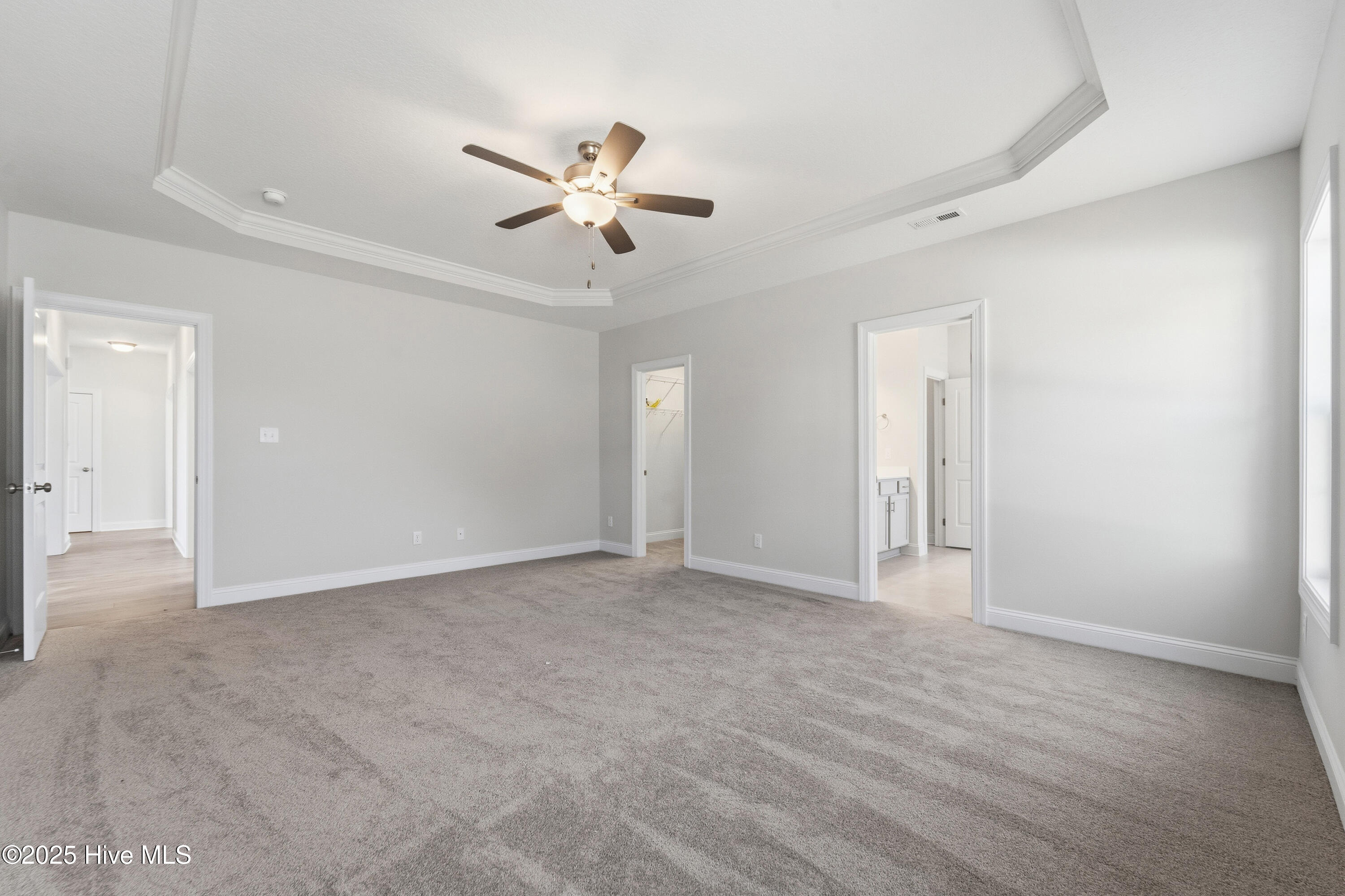 100507195 | Photo 18