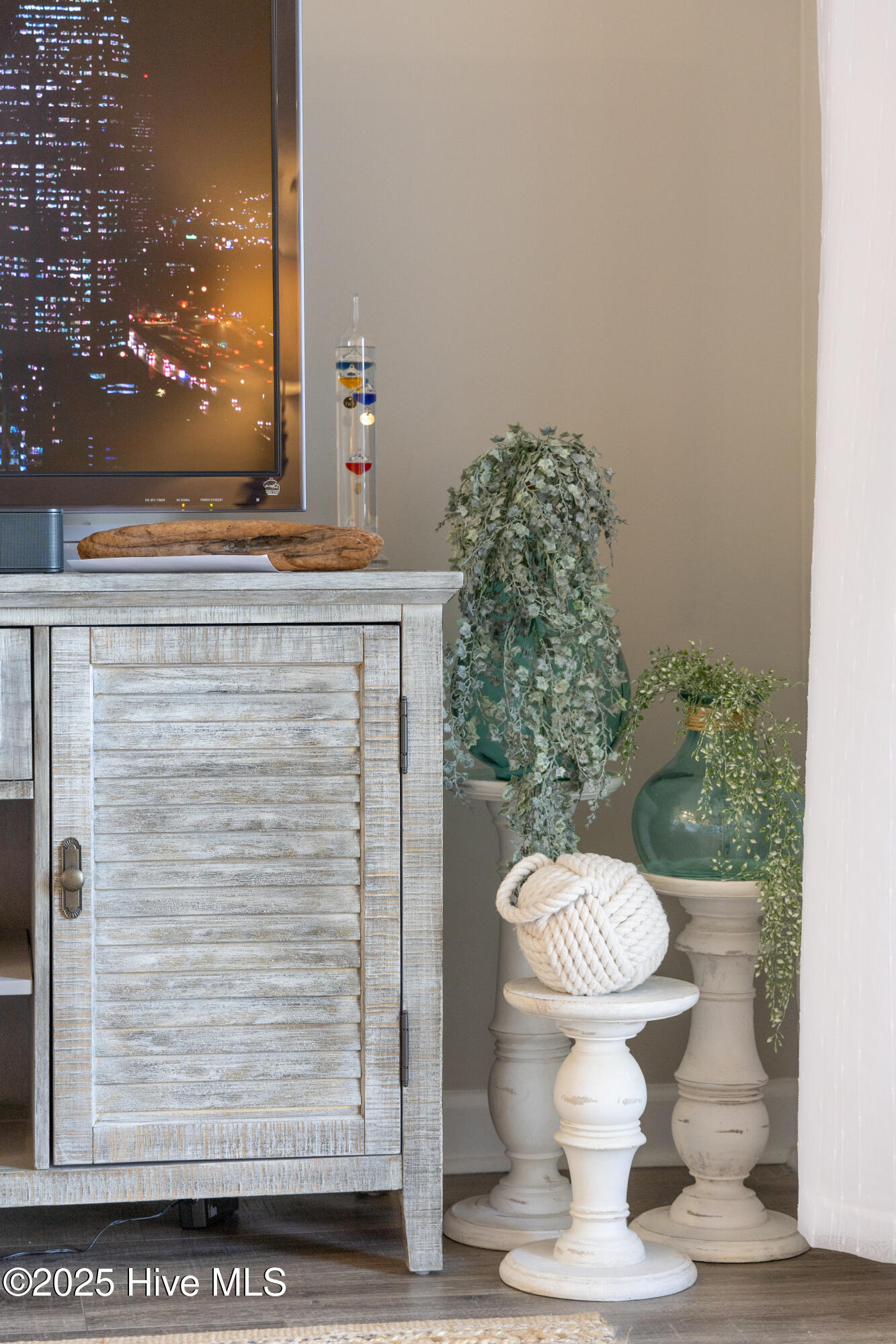 100530467 | Photo 59