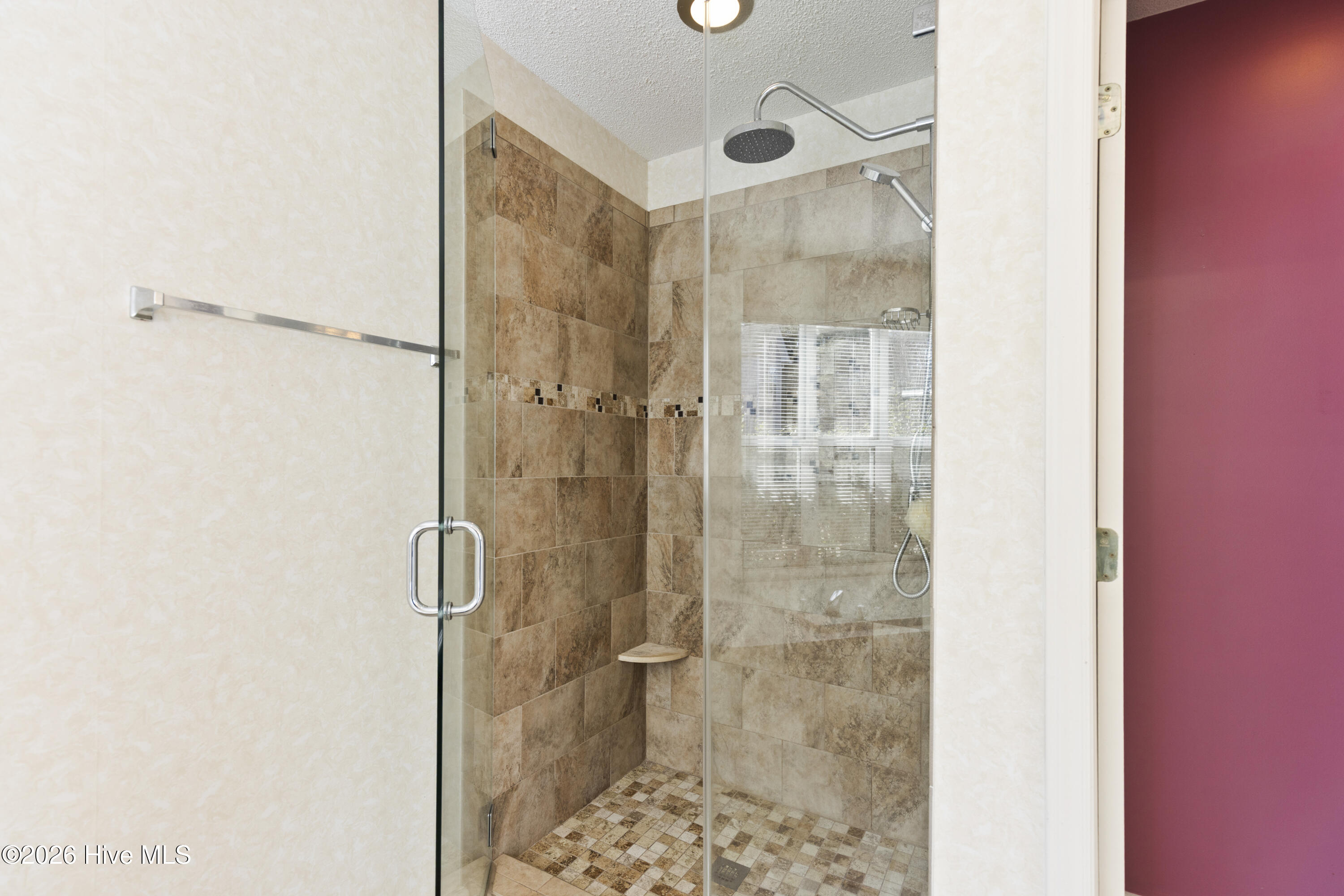 100548408 | Photo 20