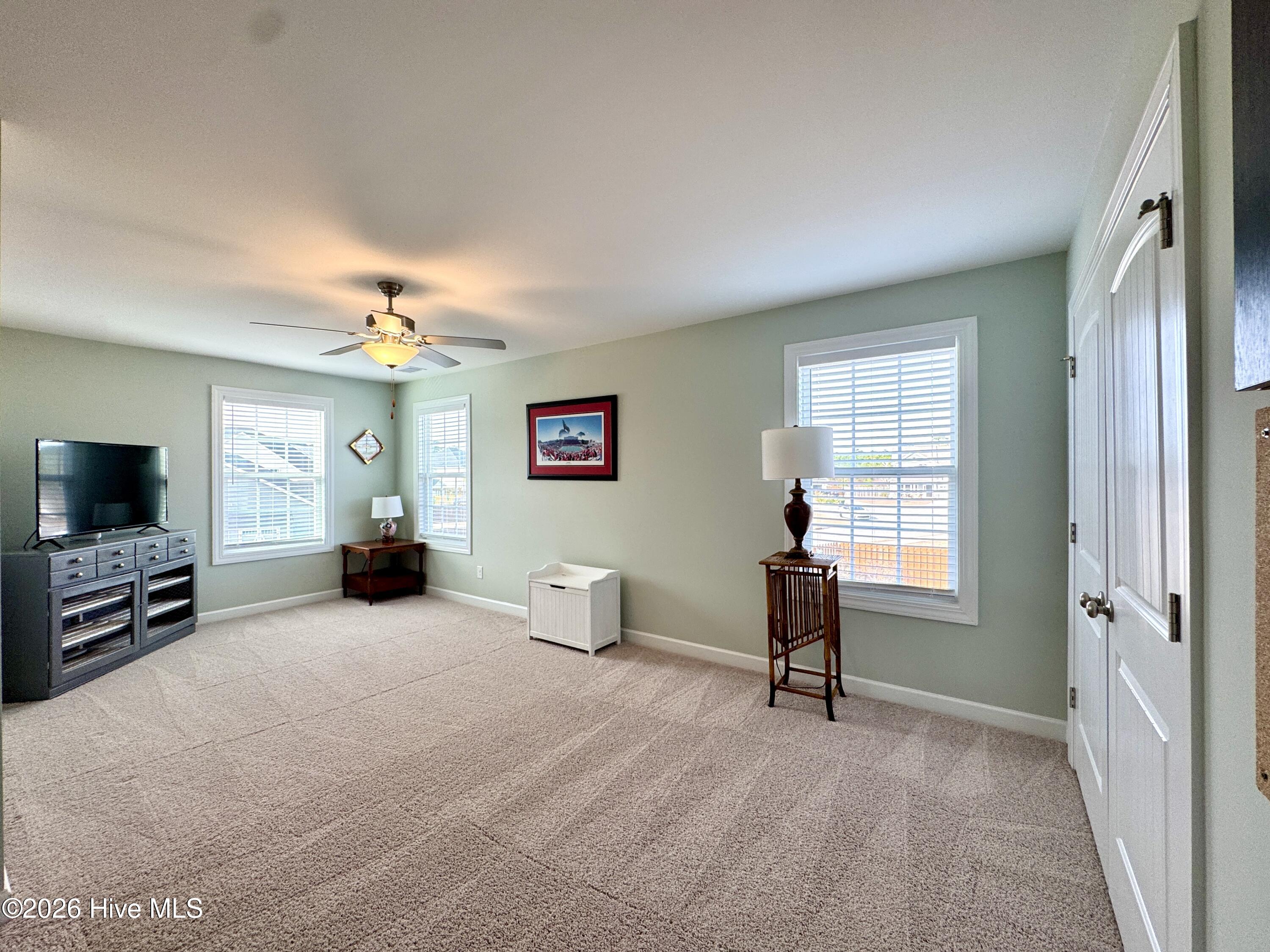 100547423 | Photo 25