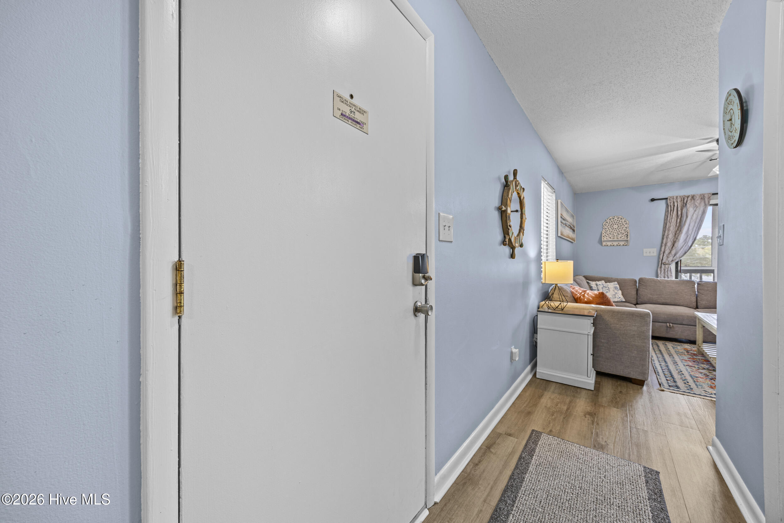 100562612 | Photo 16