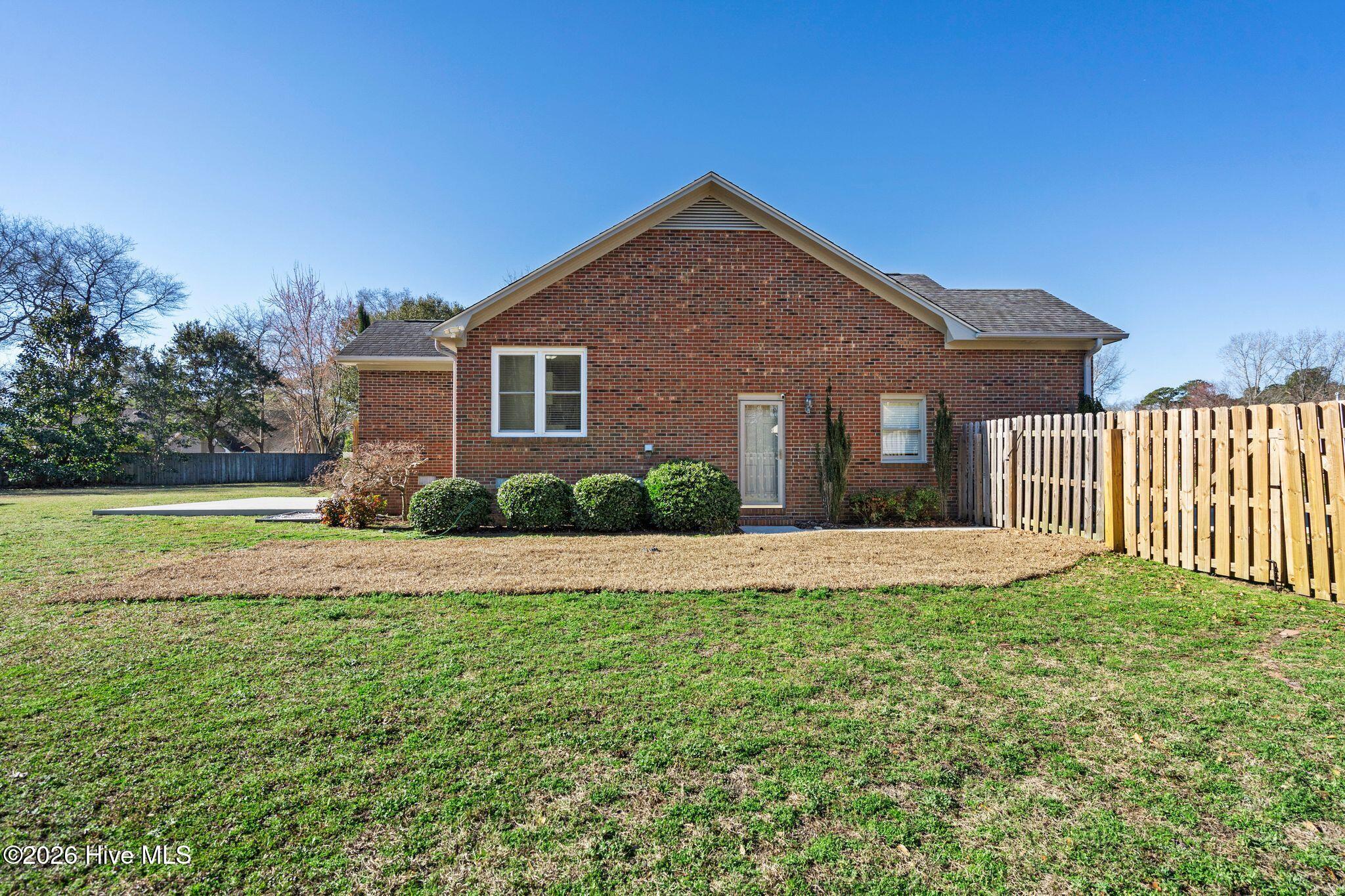 100556381 | Photo 59