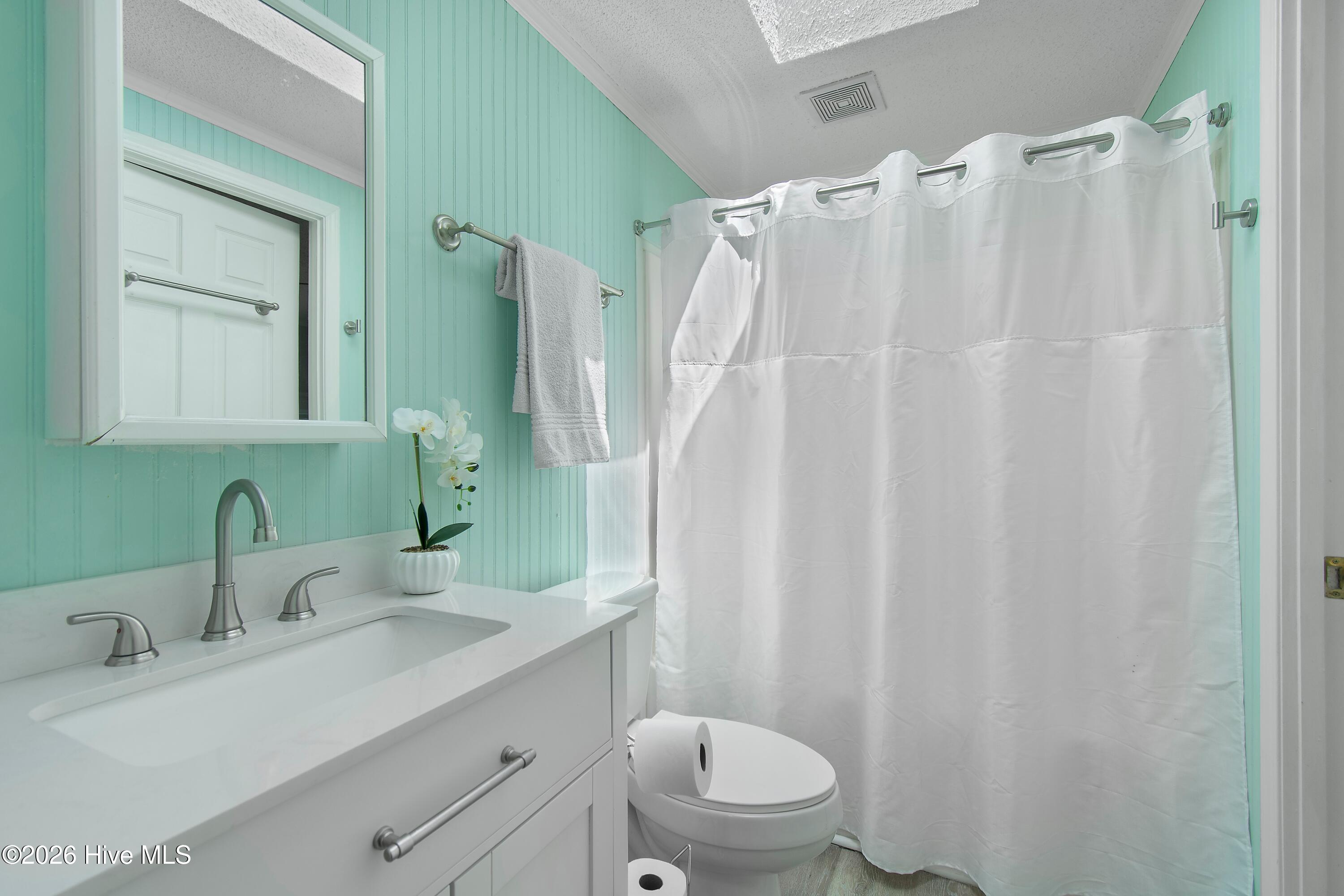 100566223 | Photo 35