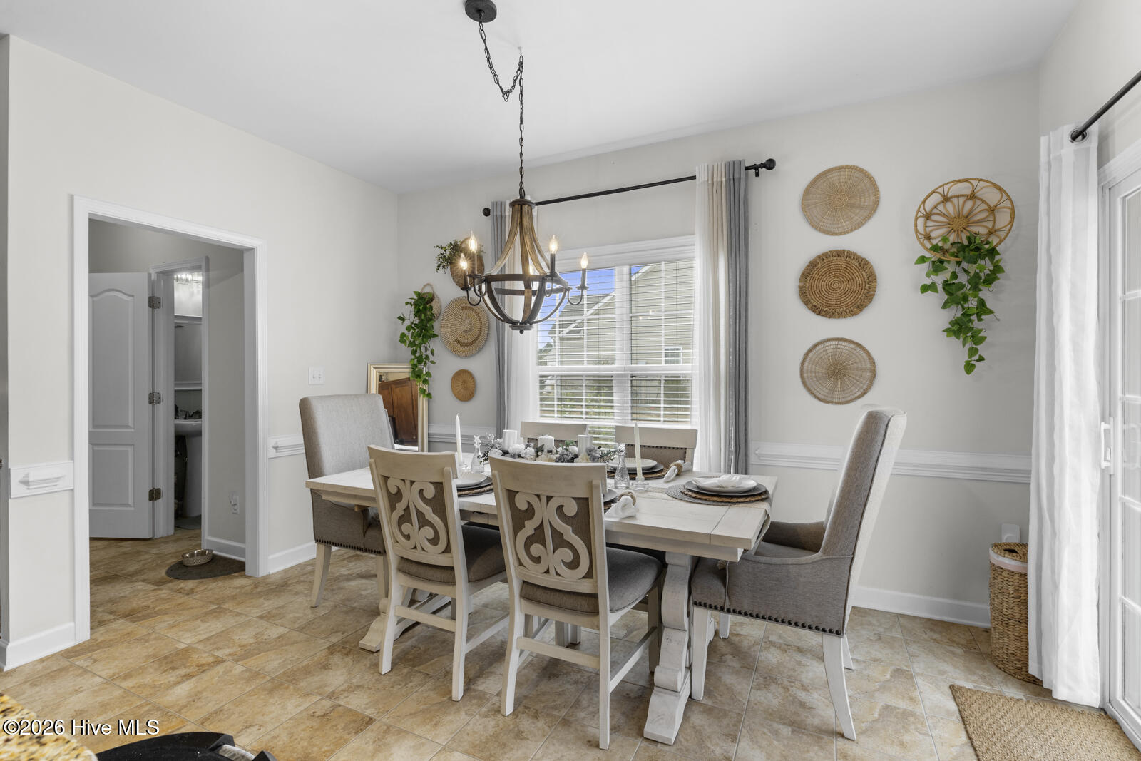 100555992 | Photo 17