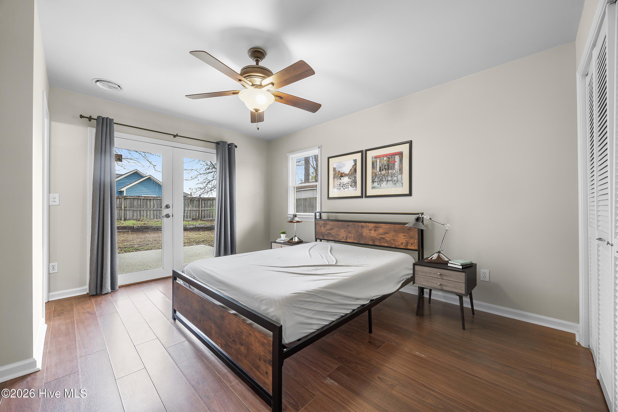 100560305 | Photo 24