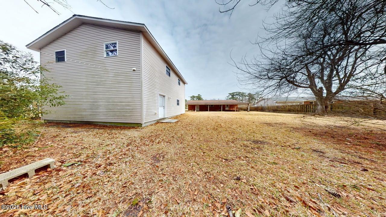 100557850 | Photo 23